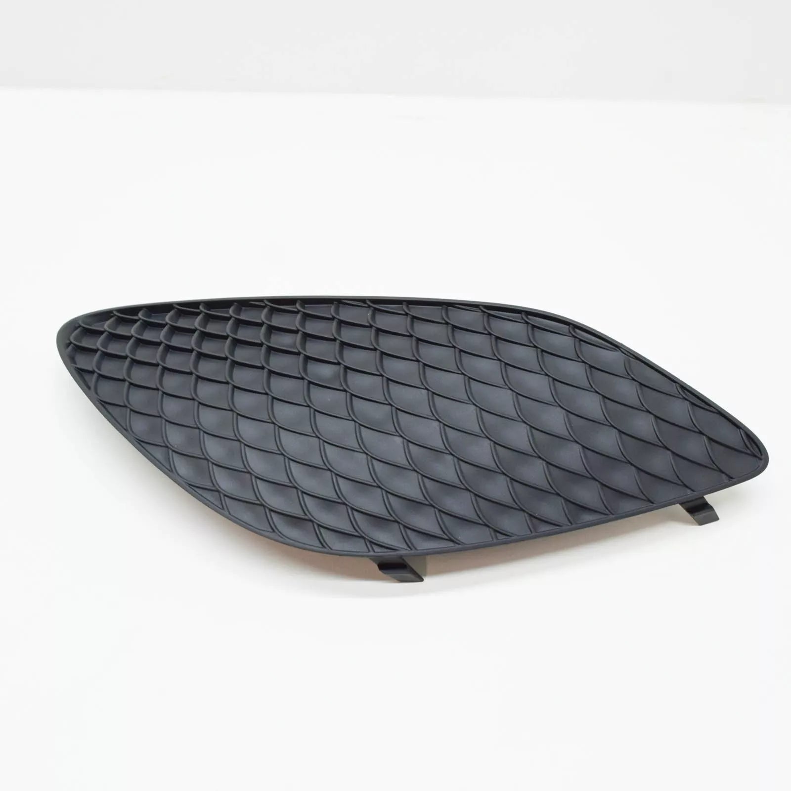 NEW MB CLA C117 FRONT BUMPER FOG LIGHT GRILLE RIGHT A1188856700 ORIGINAL