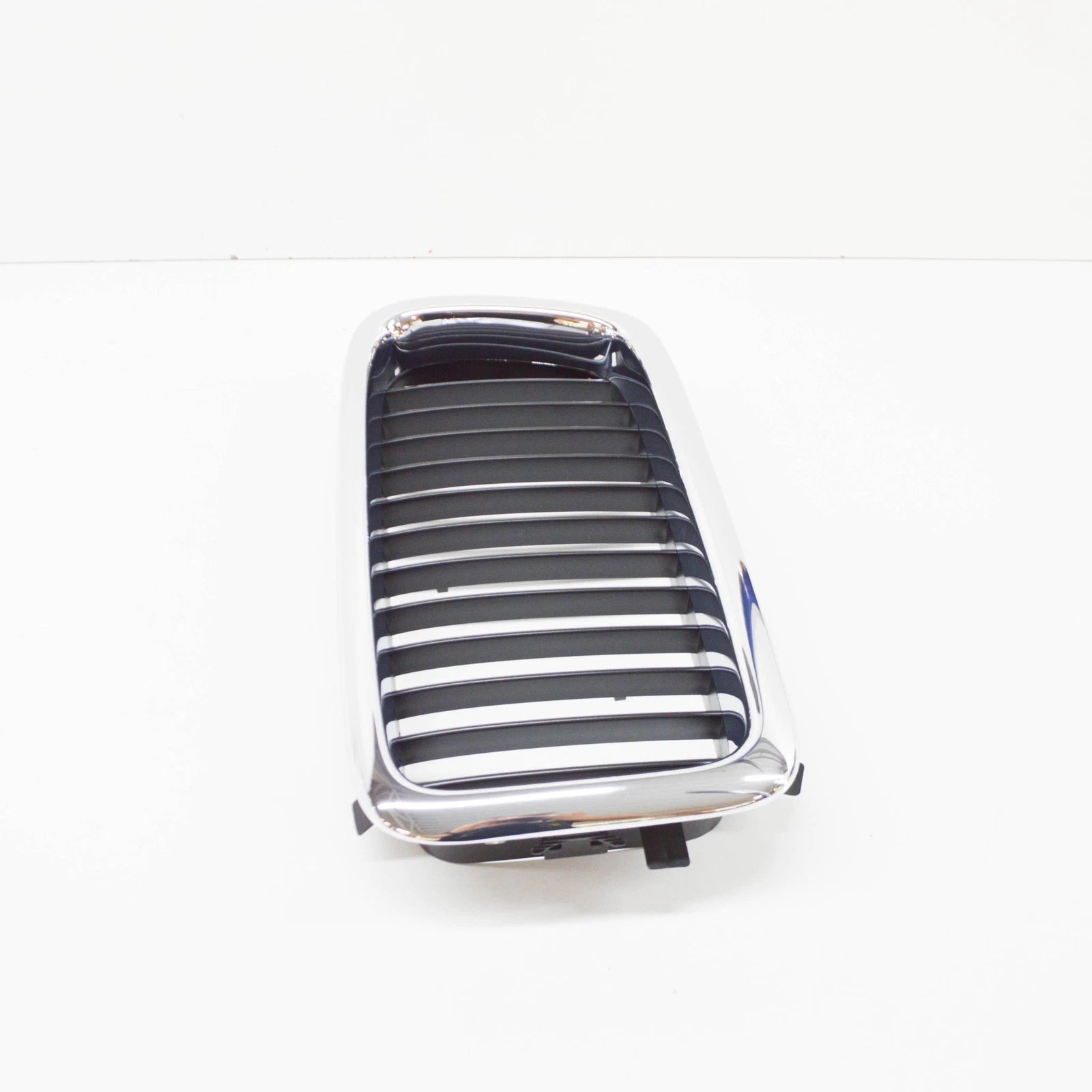 NEW BMW 7 SERIES E38 FRONT RADIATOR KIDNEY GRILLE LEFT 8125811 51138125811