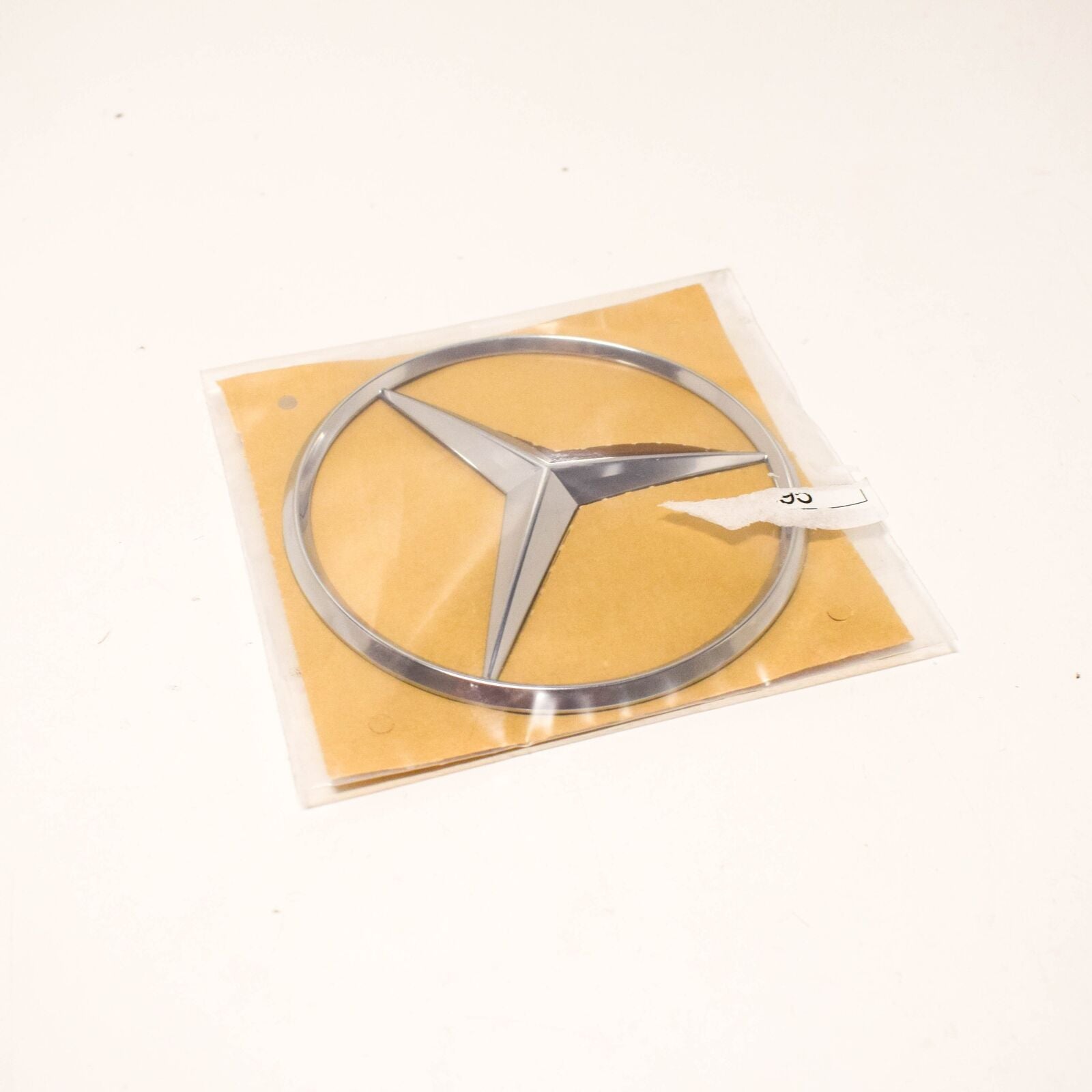 NEW MB SPRINTER 906 REAR CROSS MEMBER EMBLEM BADGE A9068170516 ORIGINAL