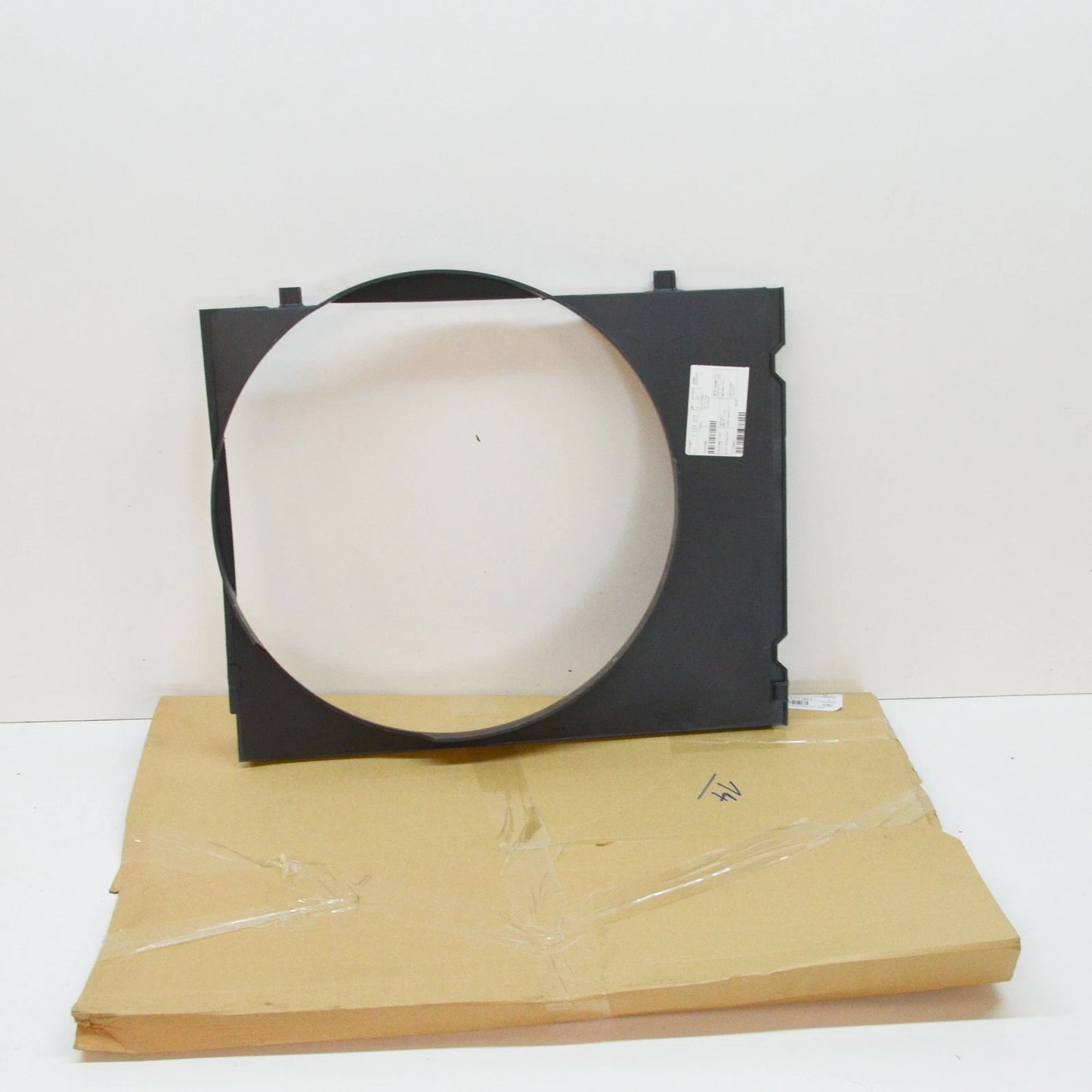 NEW BMW E30 CABRIO COUPE SEDAN RADIATOR FAN SHROUD 1177201 17111177201 ORIGINAL