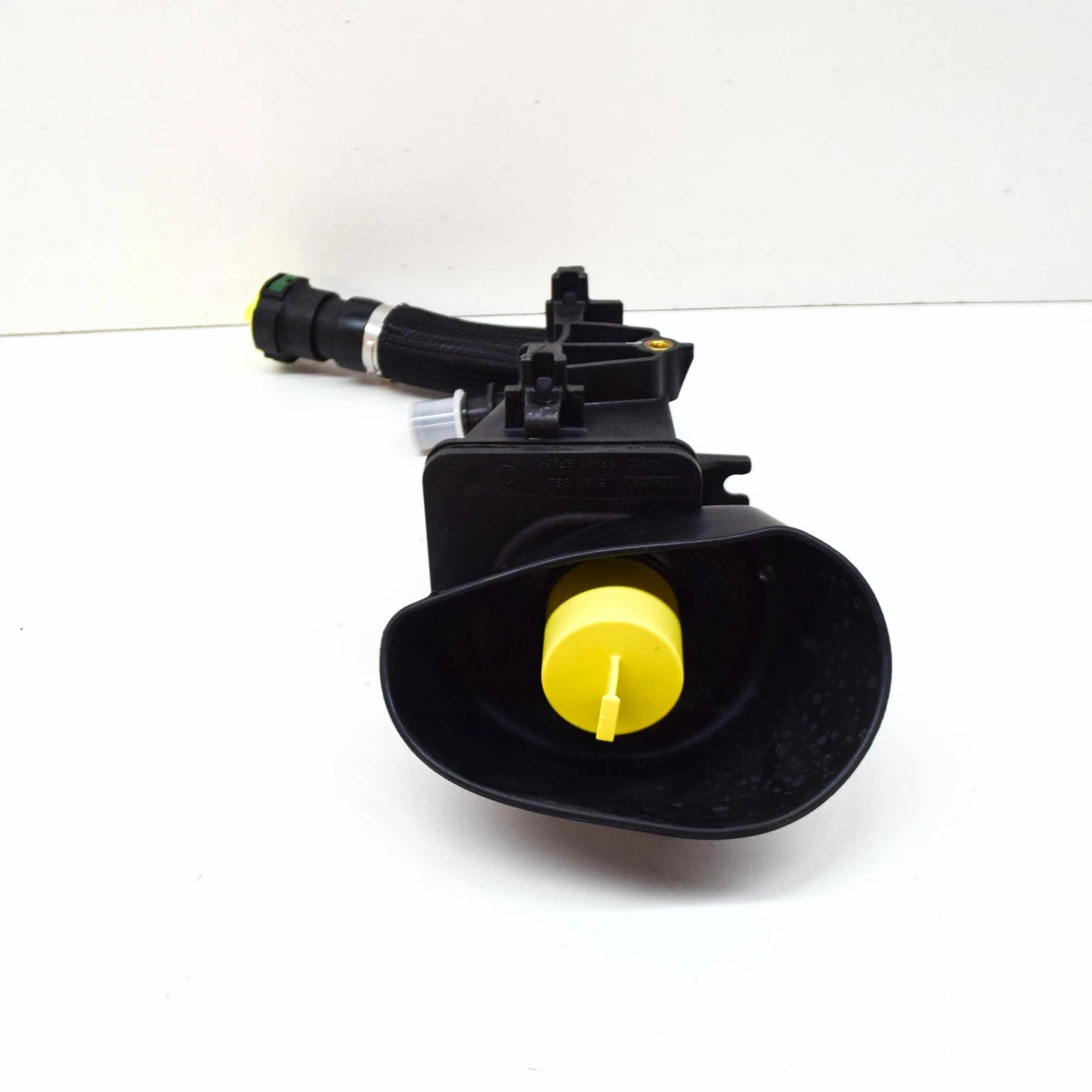 NEW VOLKSWAGEN CADDY MK3 2K AD BLUE RESERVOIR FILLER NECK 2K5131965A ORIGINAL