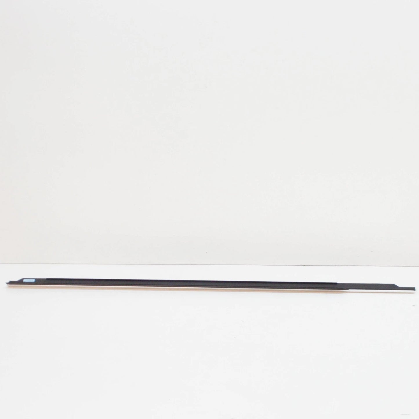 NEW VW CC 35 FRONT RIGHT OUTER DOOR WINDOW APERTURE SEAL 3C8837476F3Q7 ORIGINAL