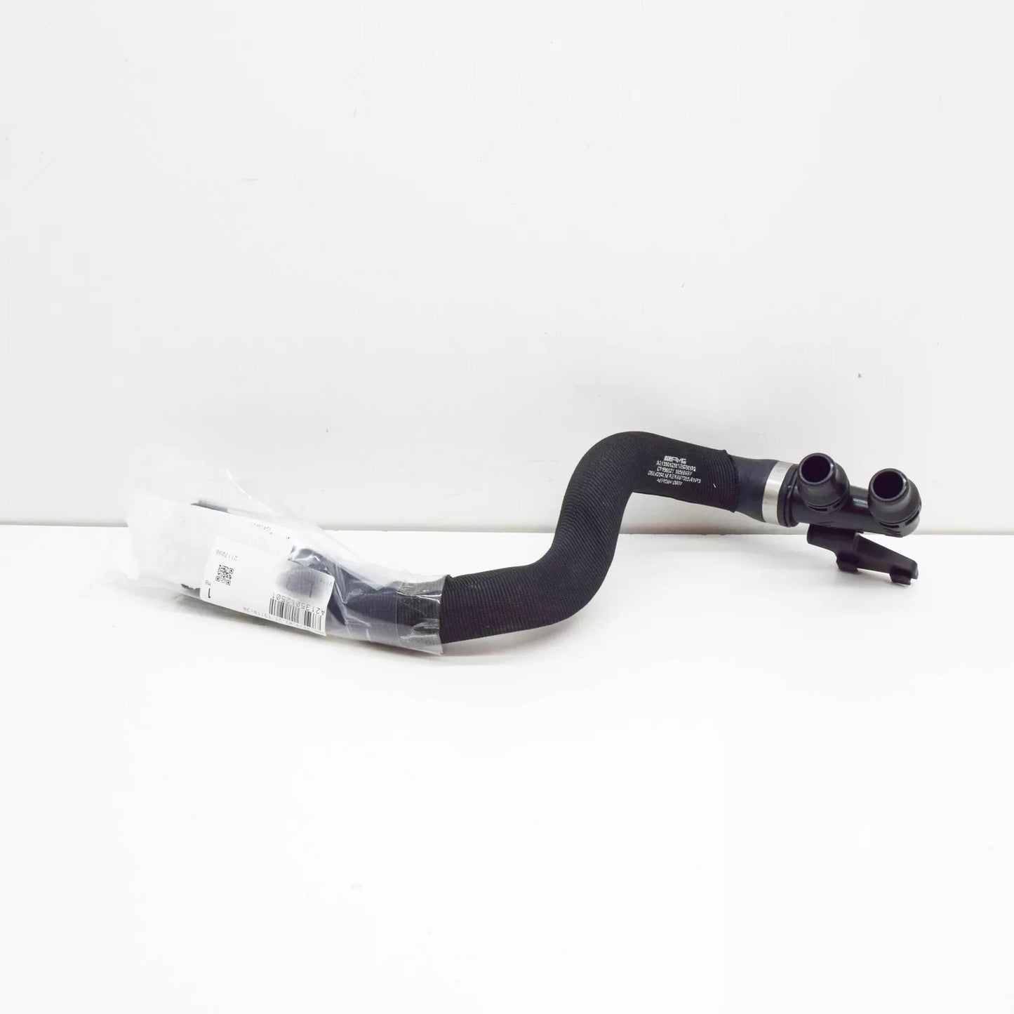 NEW MERCEDES-BENZ E W213 COOLANT HOSE PIPE A2135012501 ORIGINAL