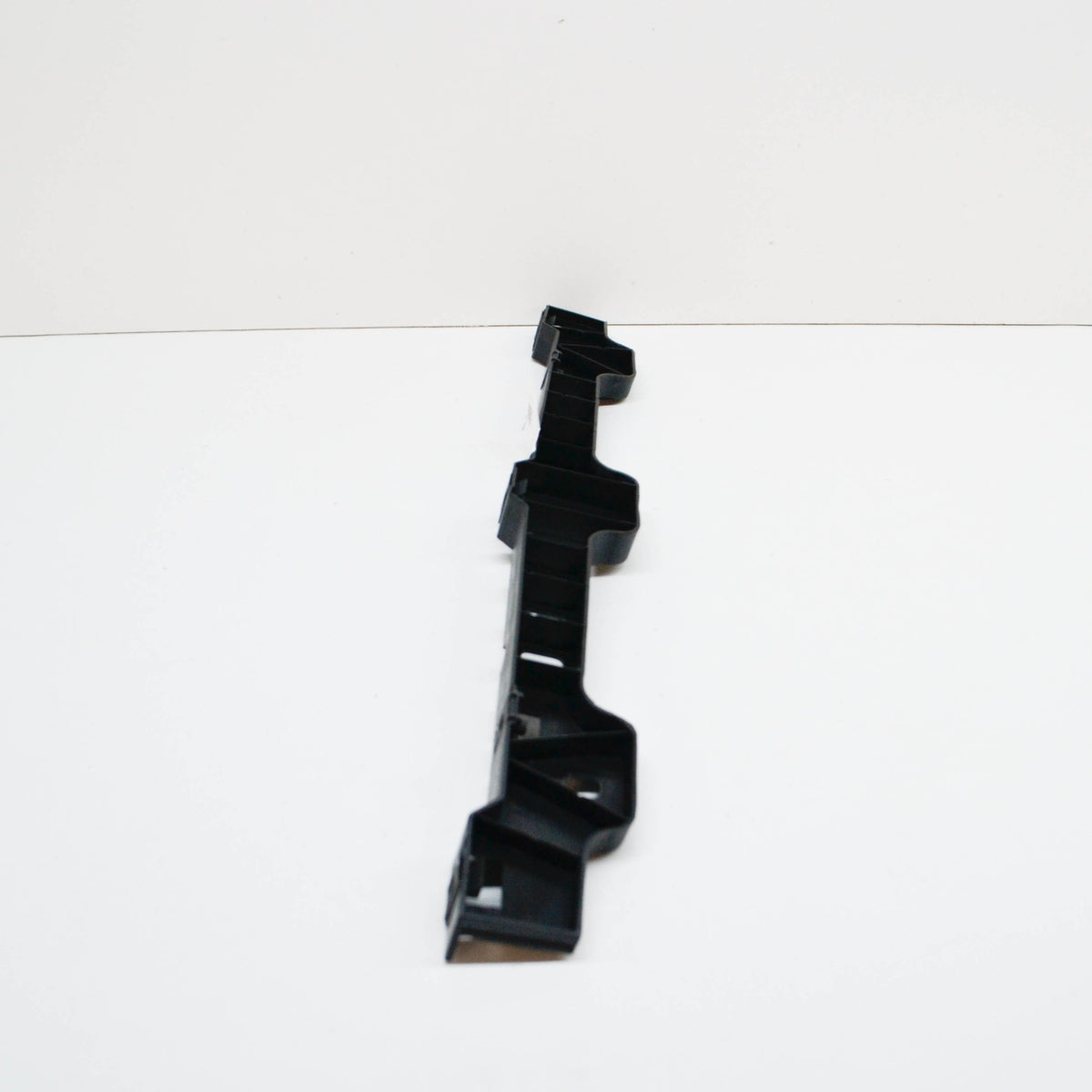 new audi r8 42 rear bumper center mounting bracket 420807215 2015 original
