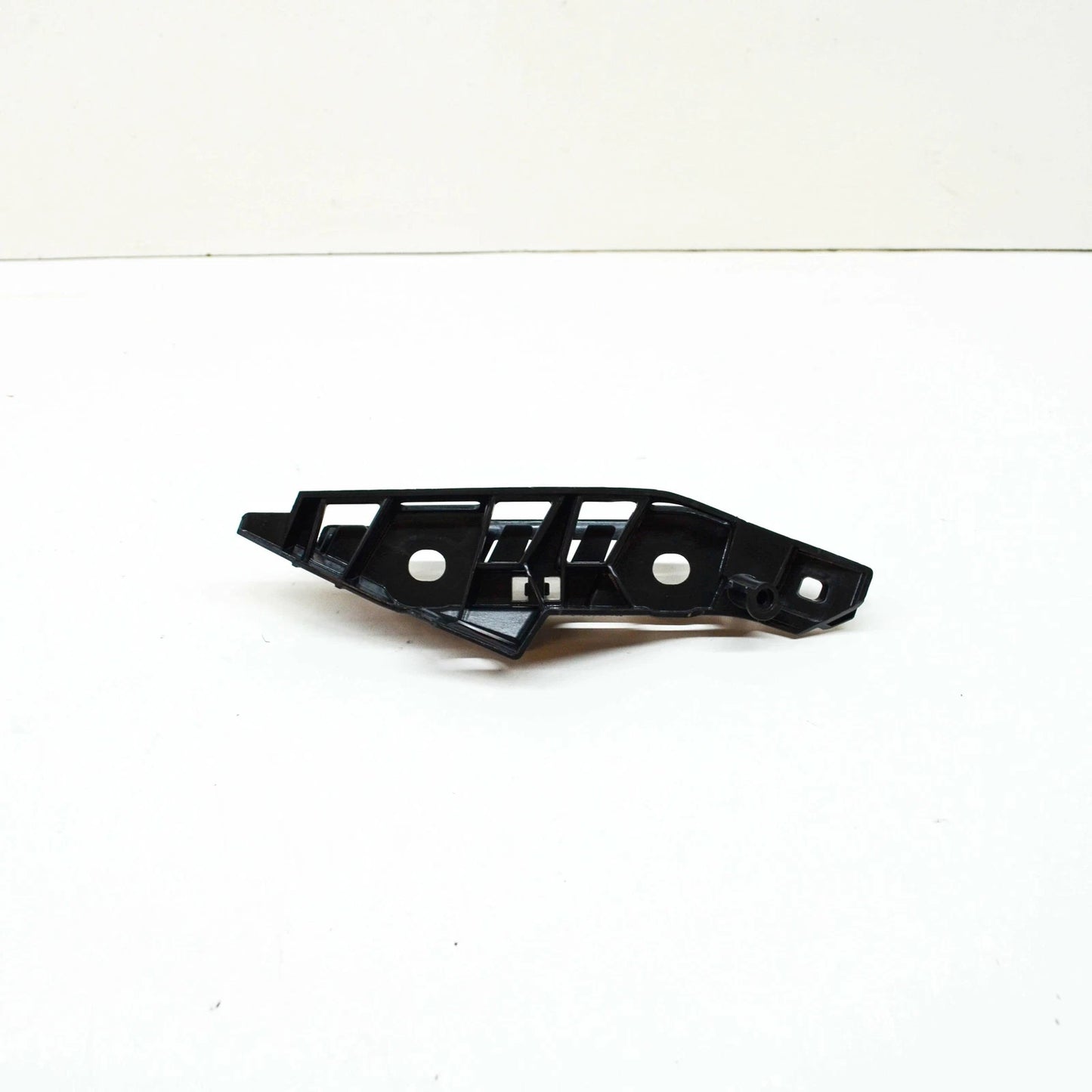 NEW VW PASSAT GTE 4MOTION B8 FRONT LEFT BUMPER BRACKET HOLDER 3G0807049B