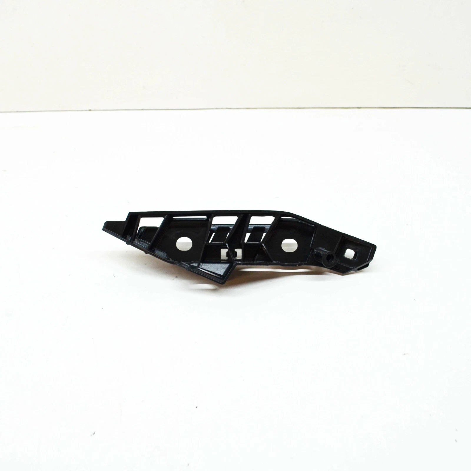 NEW VW PASSAT GTE 4MOTION B8 FRONT LEFT BUMPER BRACKET HOLDER 3G0807049B