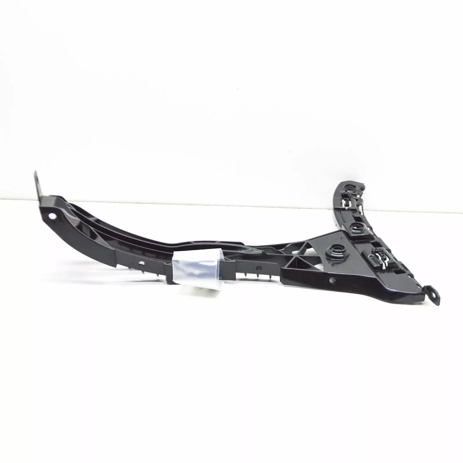 NEW MERCEDES-BENZ C W205 REAR LEFT BUMPER BRACKET A2058800530