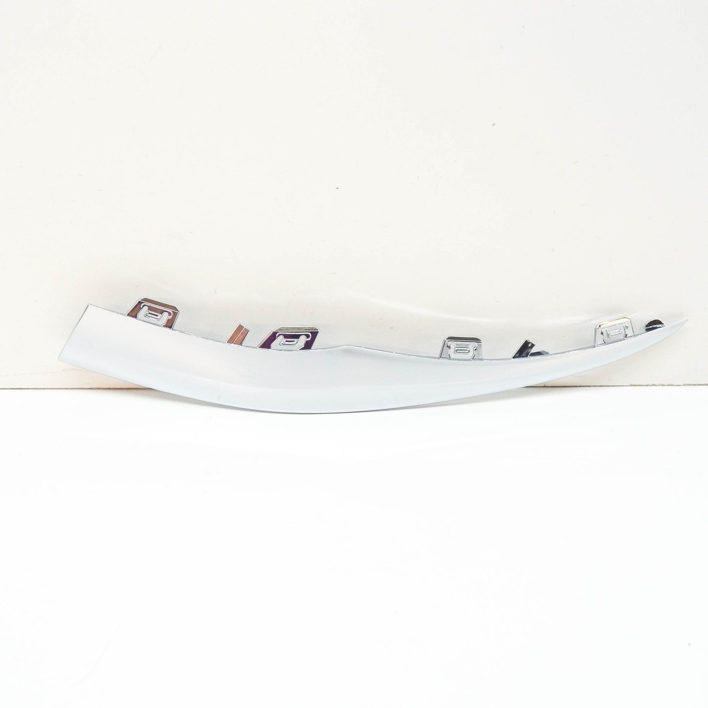 NEW MERCEDES-BENZ C W205 AMG FRONT BUMPER RIGHT SIDE MOLDING A2058858702