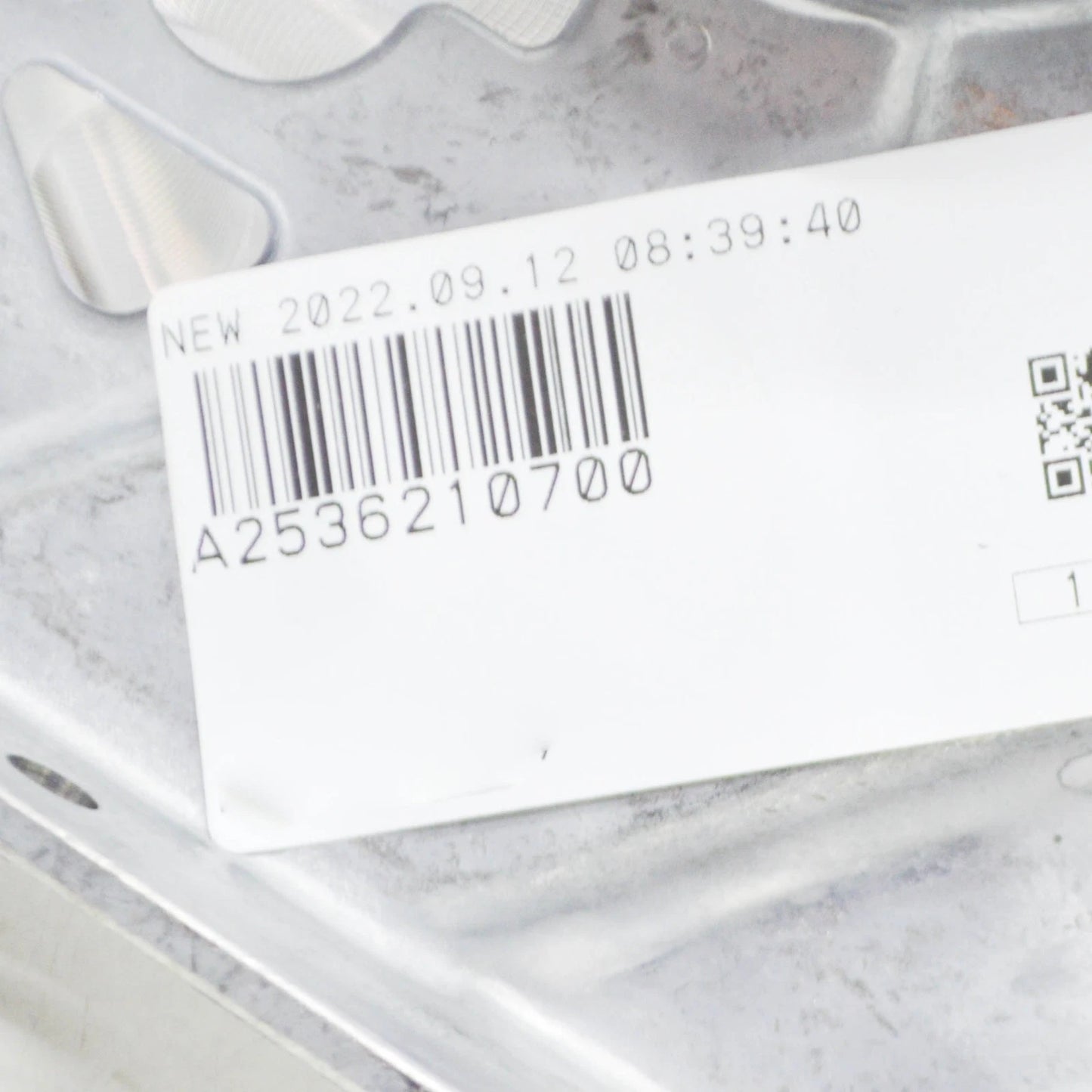 NEW MERCEDES-BENZ E W213 FRONT RADIATOR RIGHT SUPPORT A2536210700