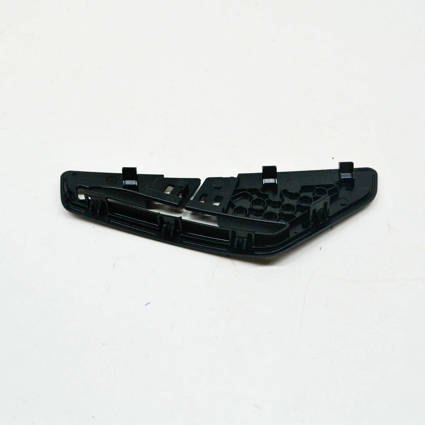 NEW BMW 7 G11 G12 LEFT SEATBELT SLOT COVER 51467392195 7392195 ORIGINAL