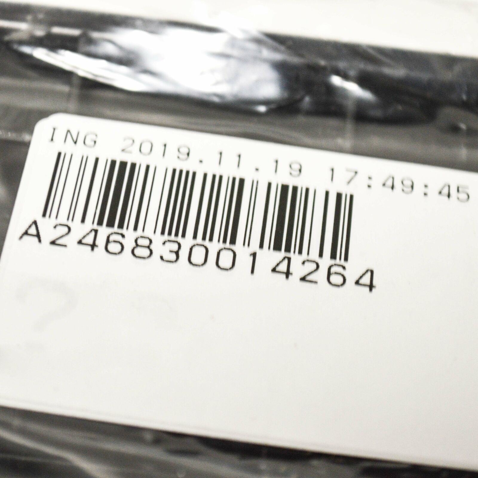 NEW MERCEDES BENZ GLA X156 AIR FILTER COVER CAP A2468300142 ORIGINAL