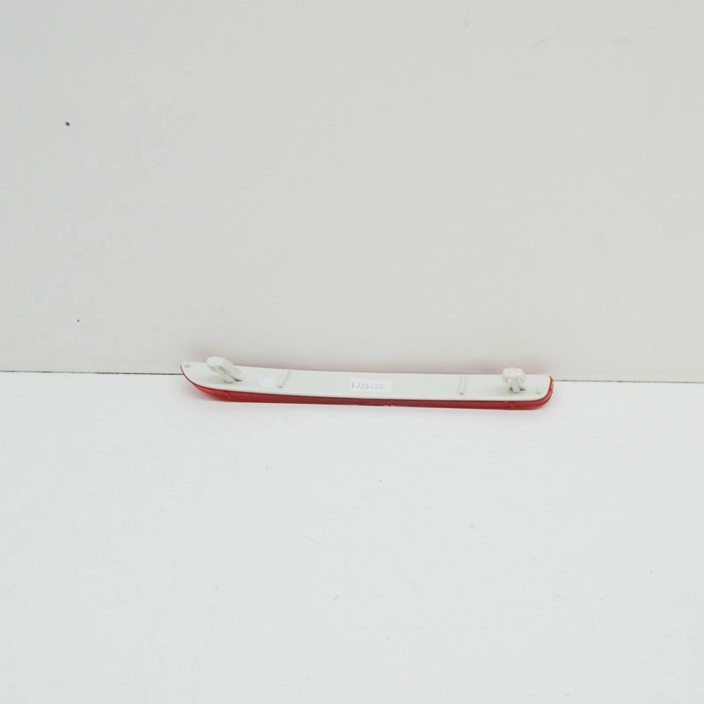 NEW VOLKSWAGEN JETTA MK5 REAR BUMPER RIGHT SIDE REFLECTOR 1K5945106