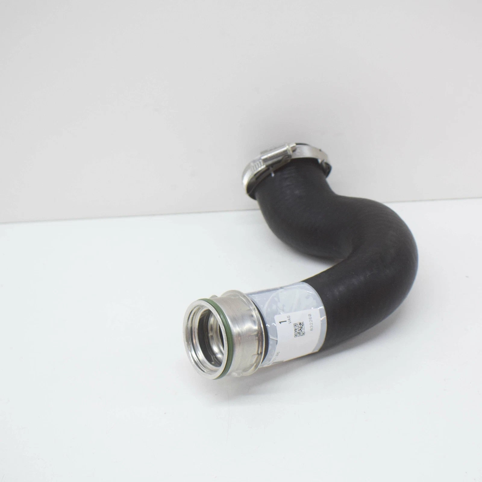 NEW AUDI Q7 4L RIGHT UPPER CHARGE AIR COOLER PRESSURE HOSE 7P0145738D ORIGINAL