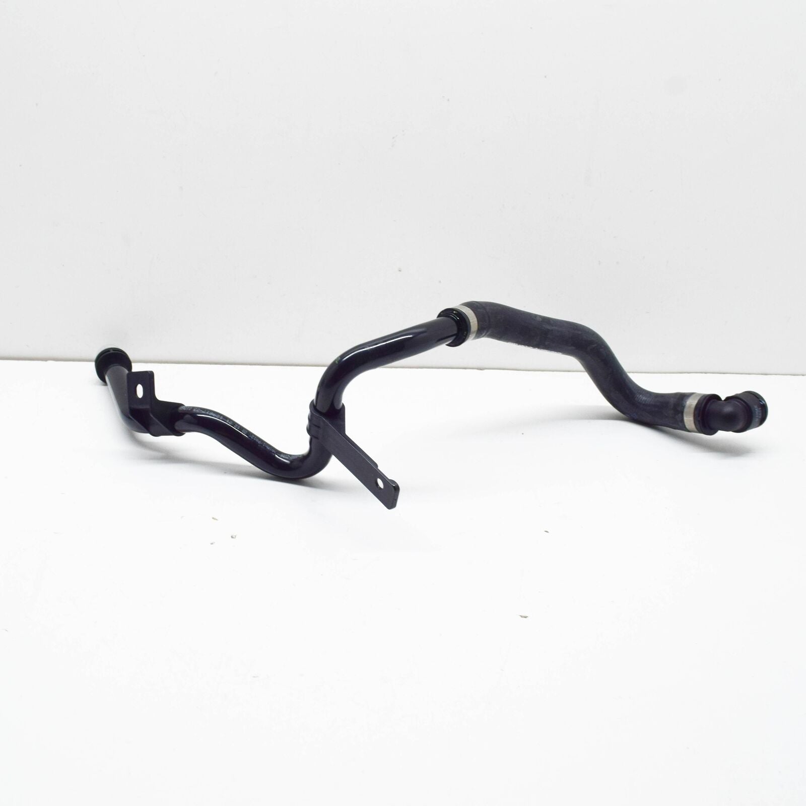 NEW MERCEDES-BENZ EQC COOLANT FILLING HOSE PIPE A2935011600 ORIGINAL