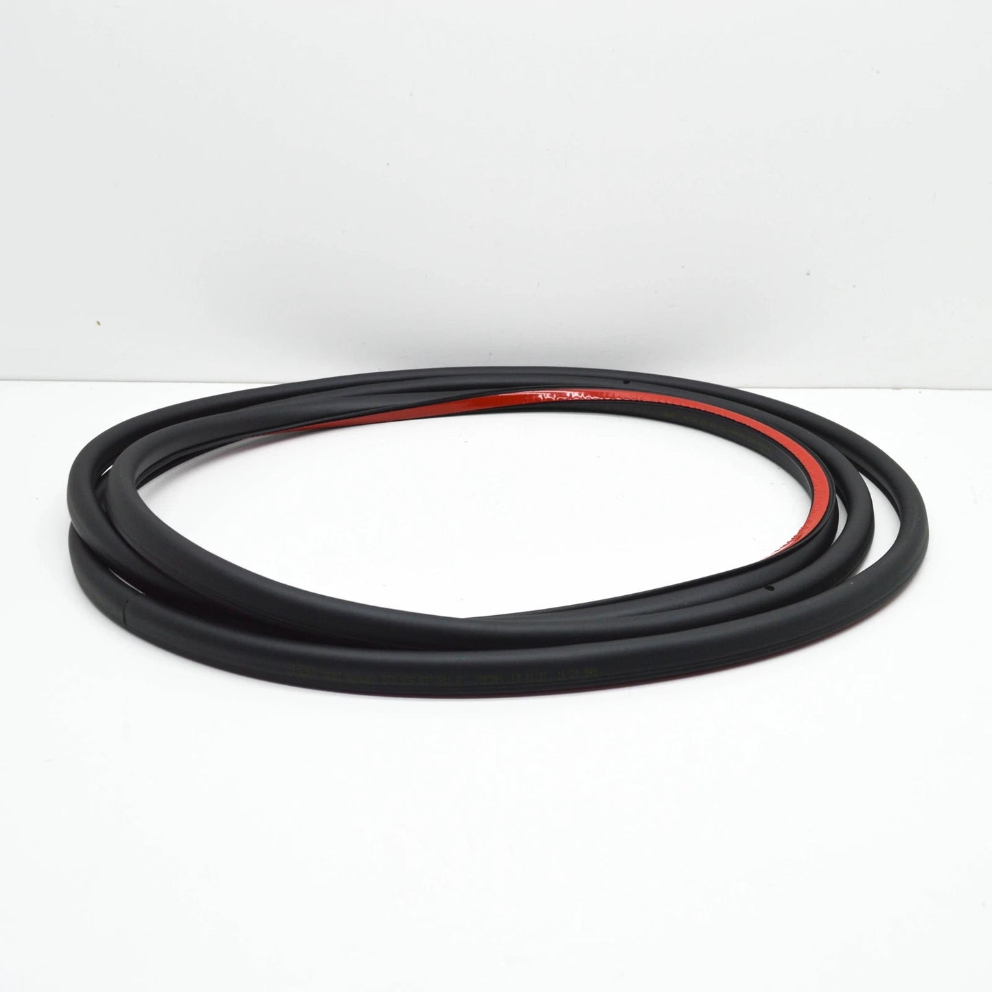 NEW AUDI Q3 F3 FRONT LEFT DOOR SEALING 83A837911A