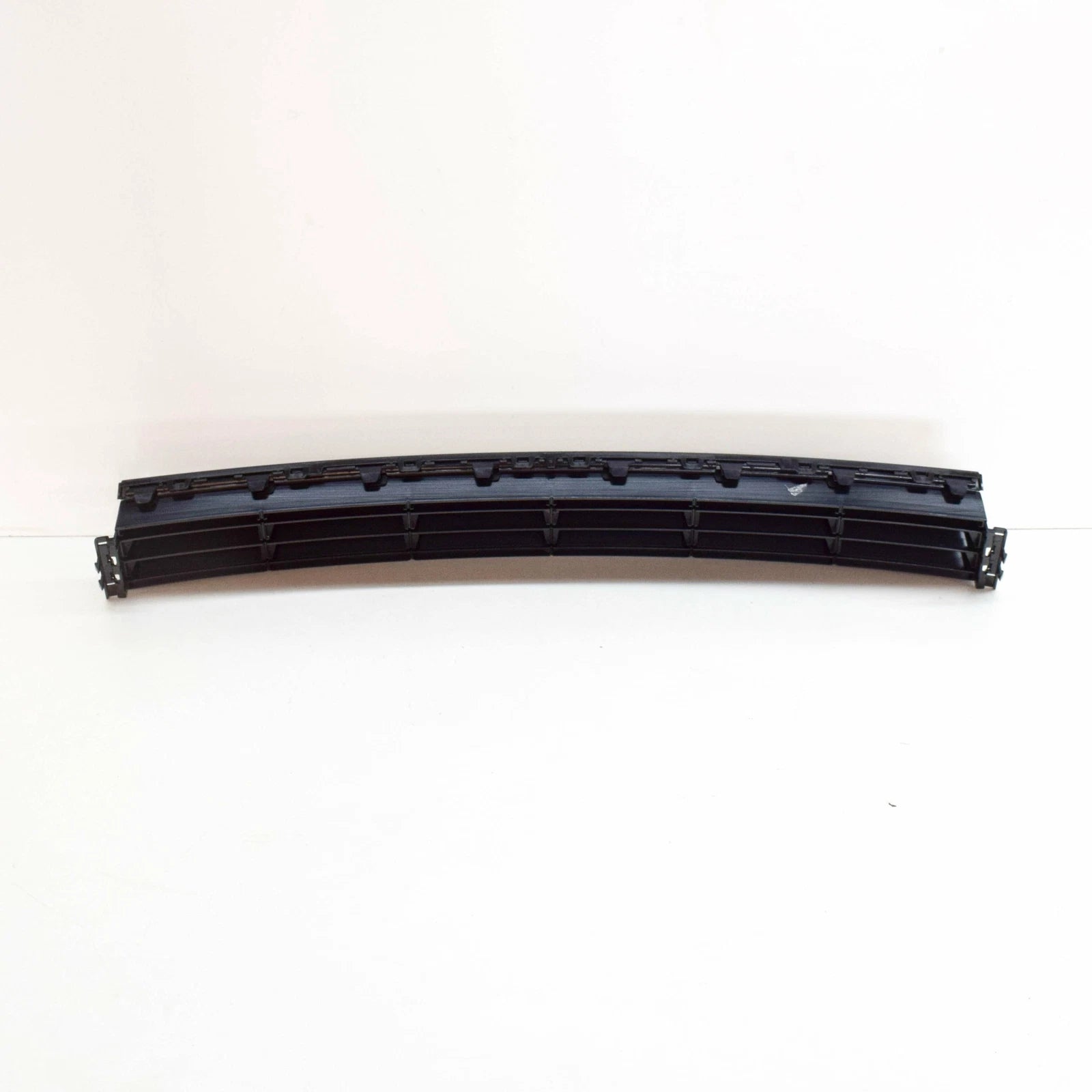 NEW VOLKSWAGEN PASSAT B7 FRONT BUMPER LOWER CENTER GRILLE 3AA8536719B9