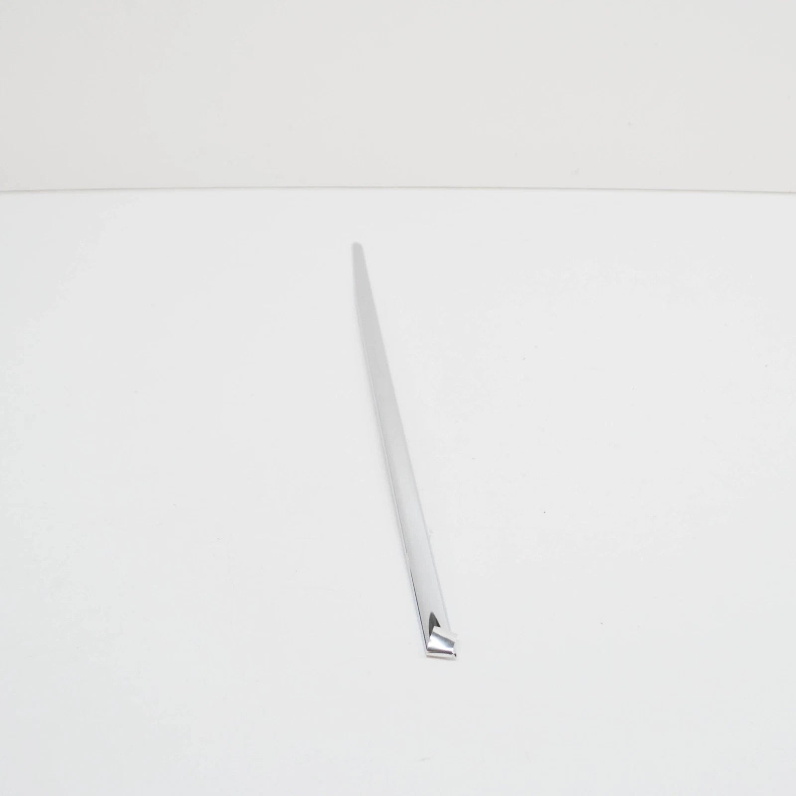 NEW MERCEDES-BENZ E COUPE C207 REAR LEFT FENDER STRIP A2076980162 ORIGINAL