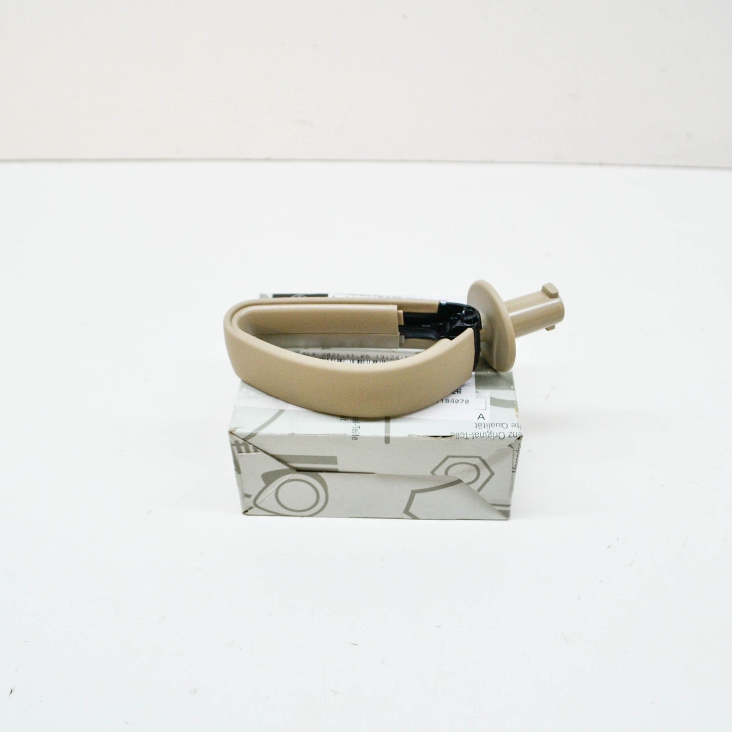 NEW MB S W222 REAR RIGHT SEAT BELT GUIDE OUTSIDE A2228600922648R85 ORIGINAL