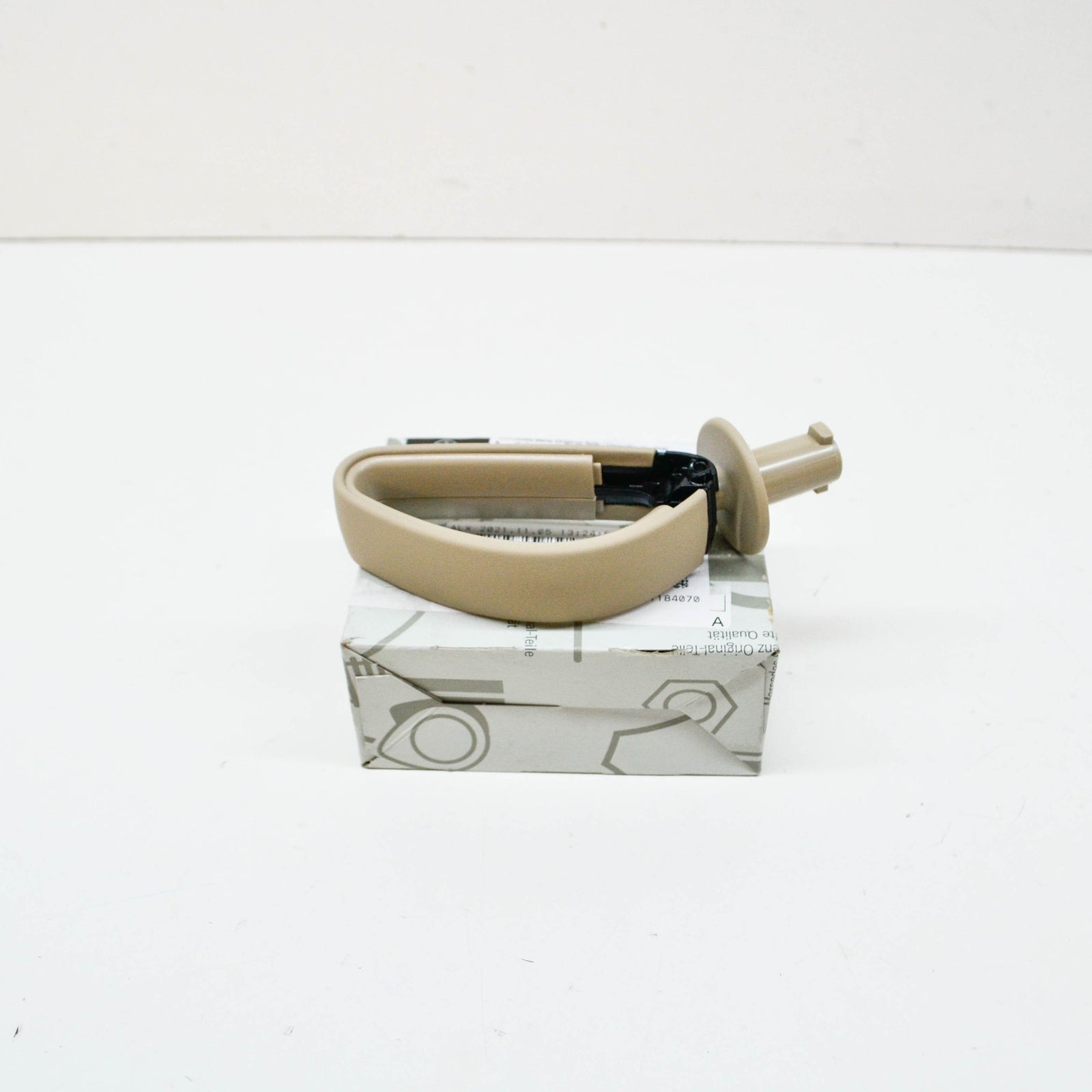 NEW MB S W222 REAR RIGHT SEAT BELT GUIDE OUTSIDE A2228600922648R85 ORIGINAL