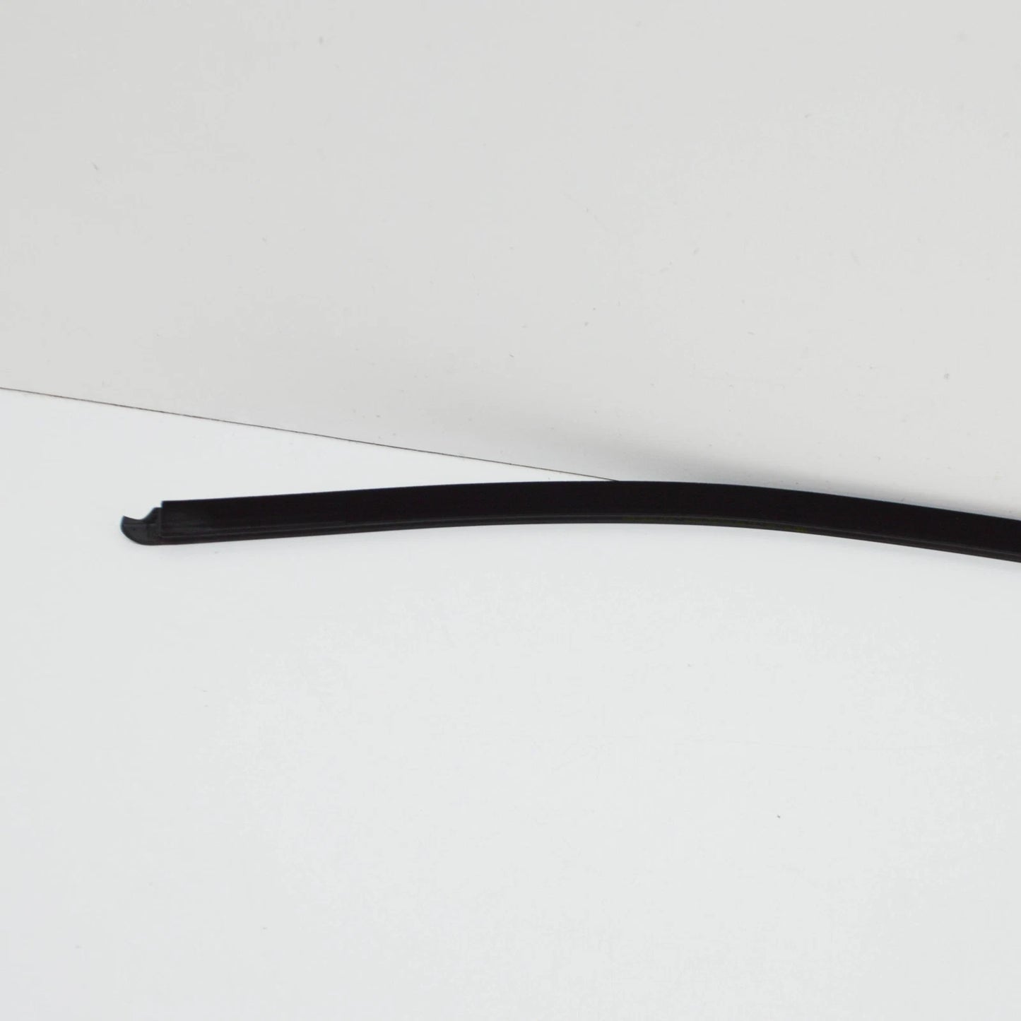 NEW VW TRANSPORTER T6 FRONT LEFT DOOR WINDOW OUTER SEAL 7LA837703A ORIGINAL