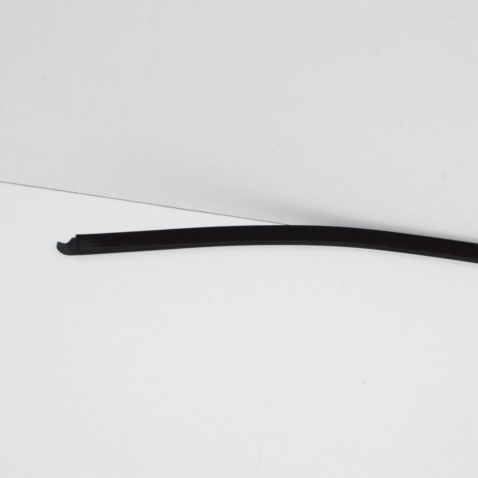 NEW VW TRANSPORTER T6 FRONT LEFT DOOR WINDOW OUTER SEAL 7LA837703A ORIGINAL