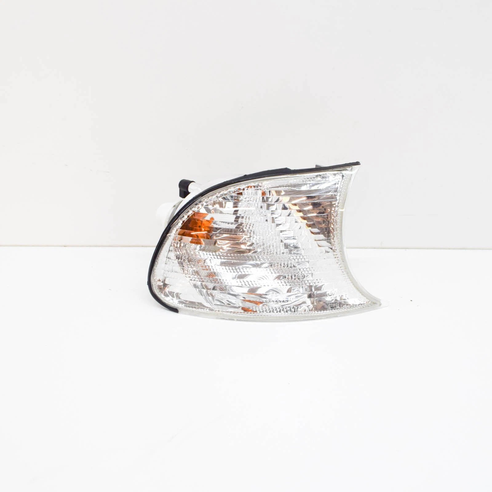 NEW BMW 3 E46 FRONT RIGHT TURN SIGNAL INDICATOR 63137165858 7165858 ORIGINAL