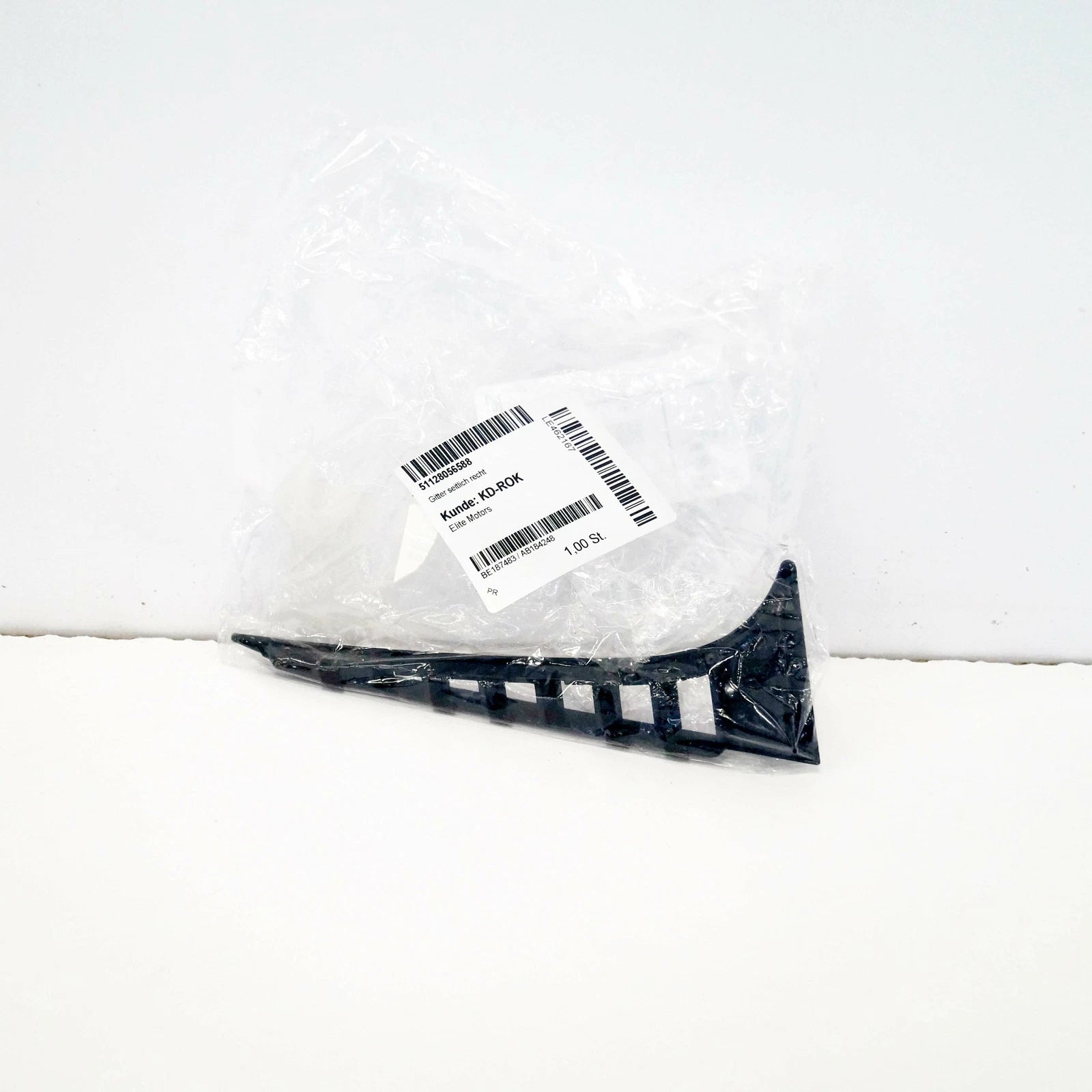 NEW BMW 3 F80 M3 REAR BUMPER GRID TRIM RIGHT SIDE 51128056588 ORIGINAL