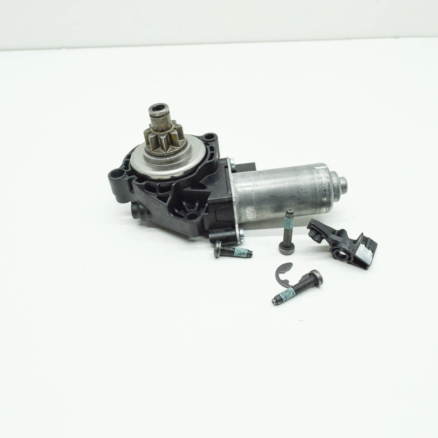 NEW MERCEDES-BENZ C W205 FRONT LEFT SEAT HEIGHT ADJUST MOTOR A0009102409