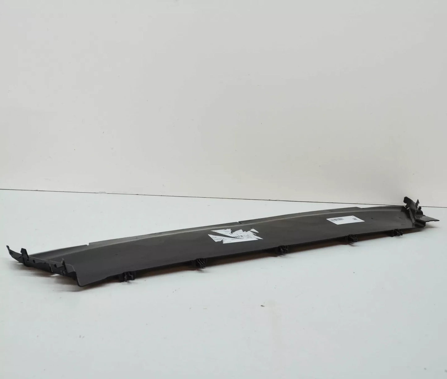 NEW VOLKSWAGEN TIGUAN AD RADIATOR LOWER COVER 5NA121341K ORIGINAL