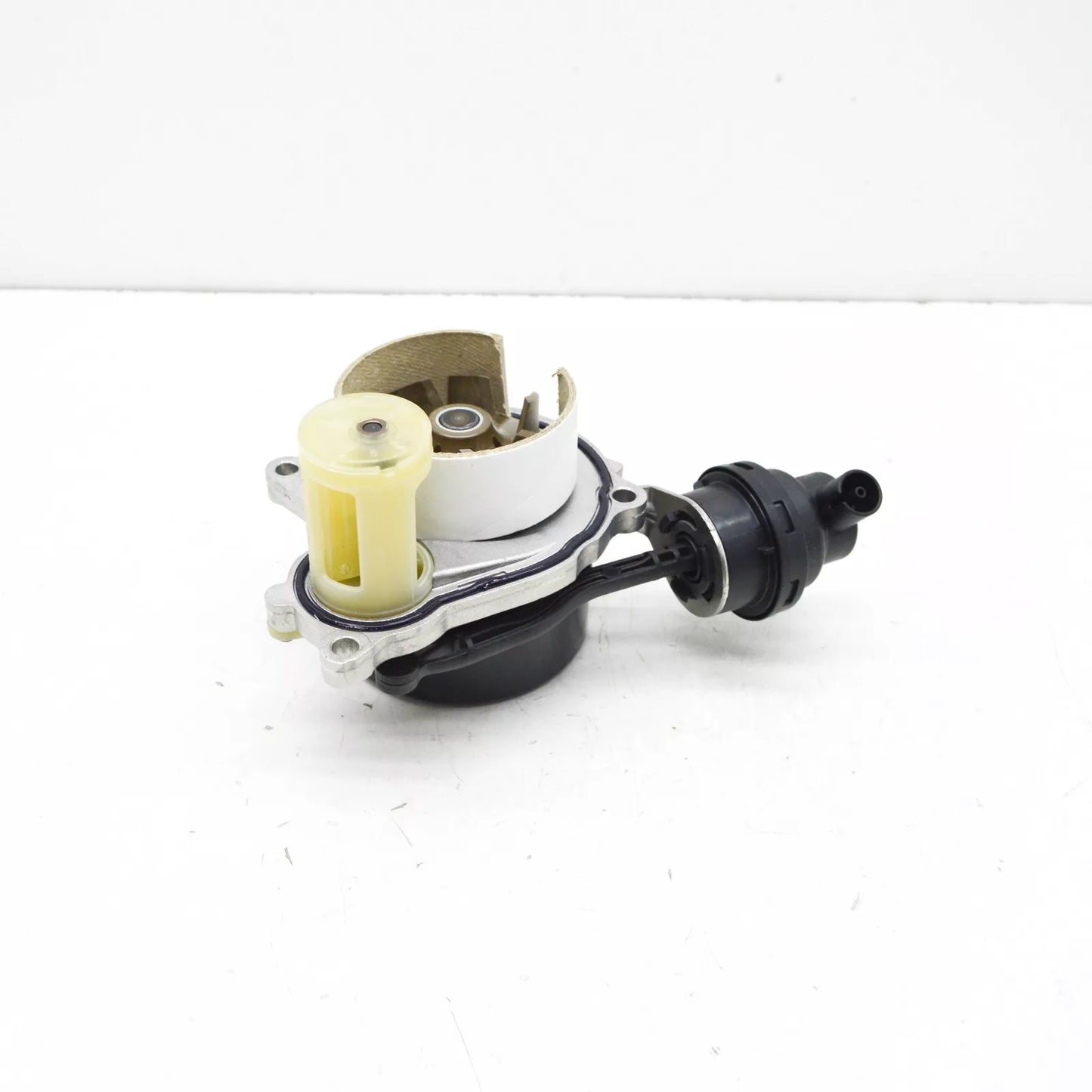 NEW BMW 1 F40 WATER COOLANT PUMP 11518472103 8472103 ORIGINAL
