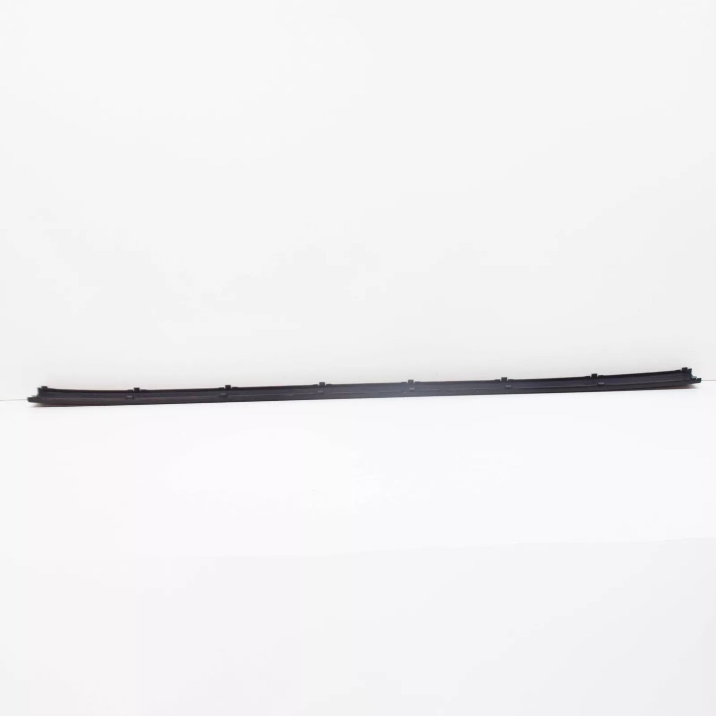 NEW BMW 3 E36 REAR BUMPER CENTER MOULDING 51121960725 1960725 ORIGINAL