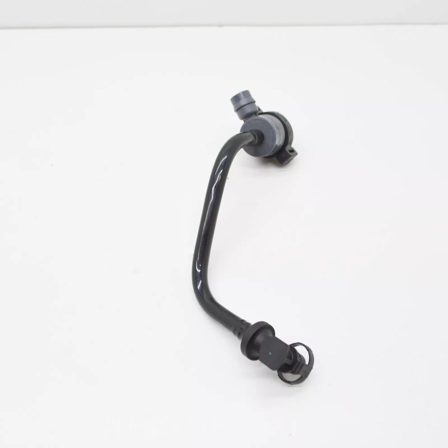 NEW BMW 5 G30 FUEL TANK VENTILATION VALVE WITH PIPE 1-4 13908482822 ORIGINAL