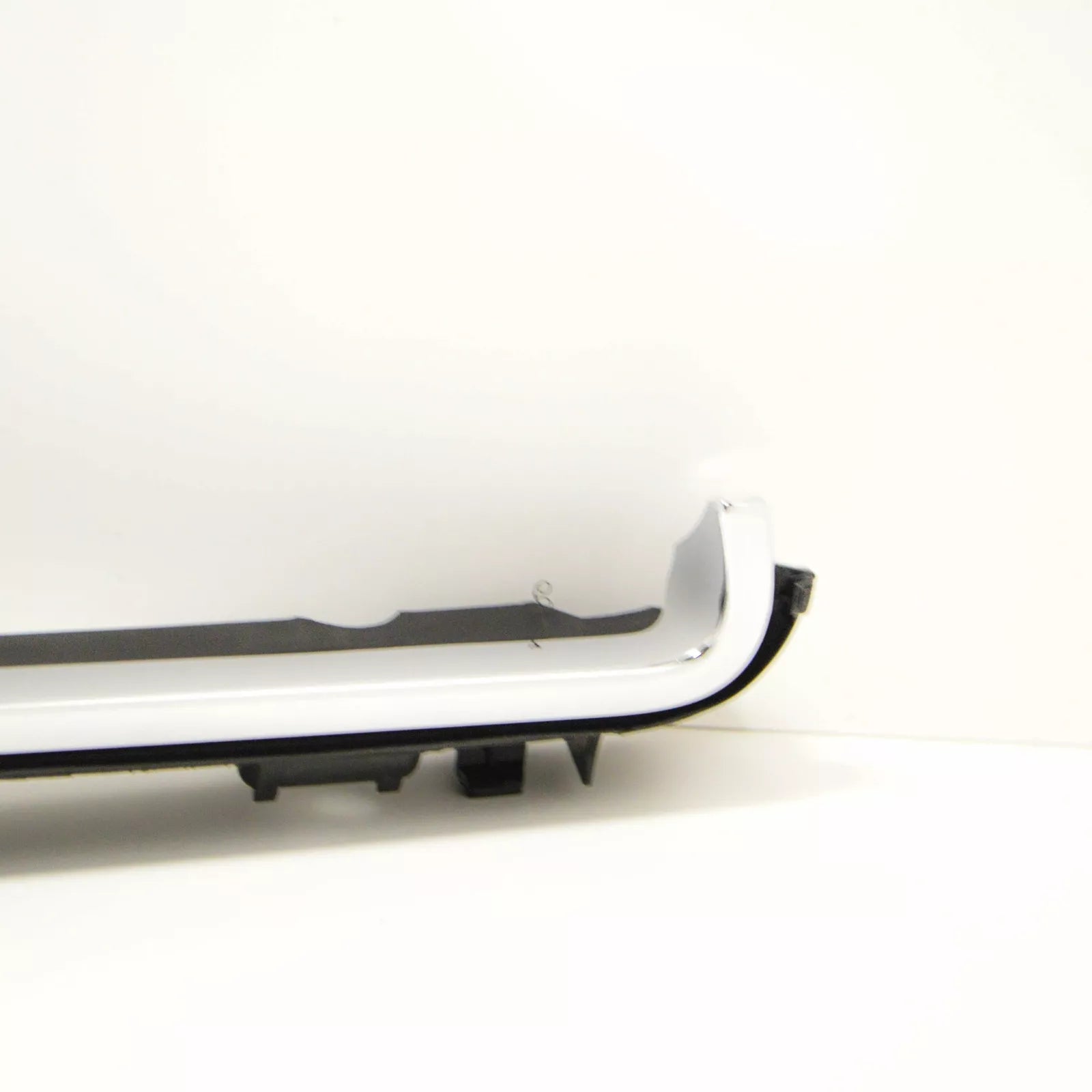 NEW MERCEDES-BENZ E-CLASS COUPE C207 GRILLE TOP PANEL A2078800583 ORIGINAL