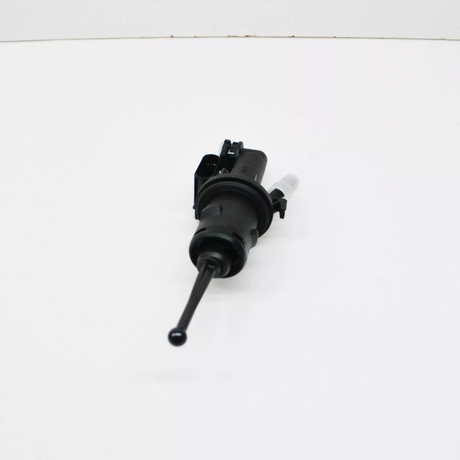 NEW VW PASSAT B6 3C2 CLUTCH MASTER CYLINDER 3C0721388P