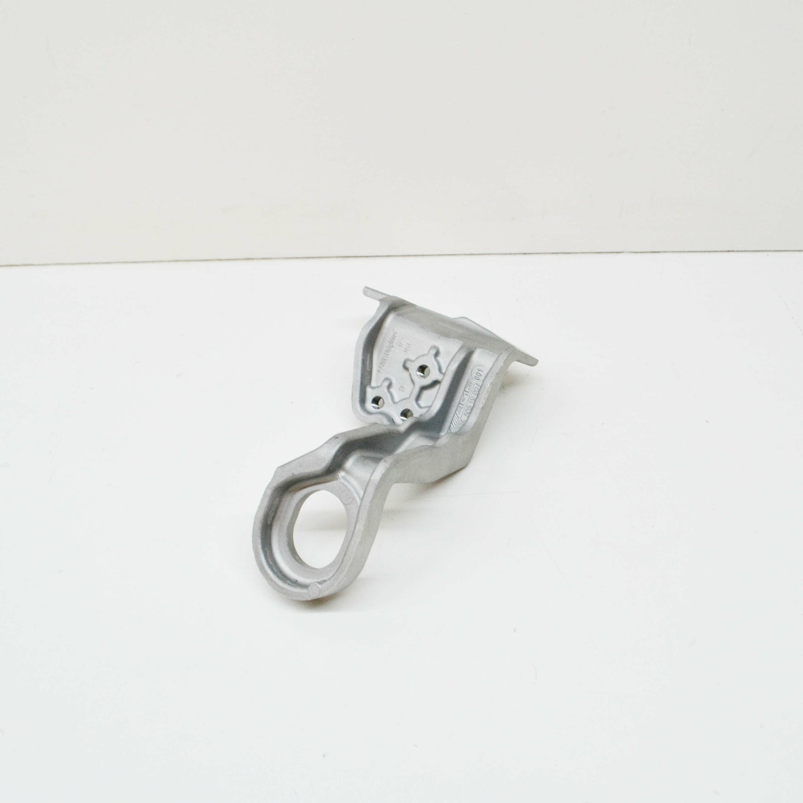 NEW MERCEDES-BENZ C W205 COOLING RADIATOR RIGHT LOWER HOLDER A2055051900