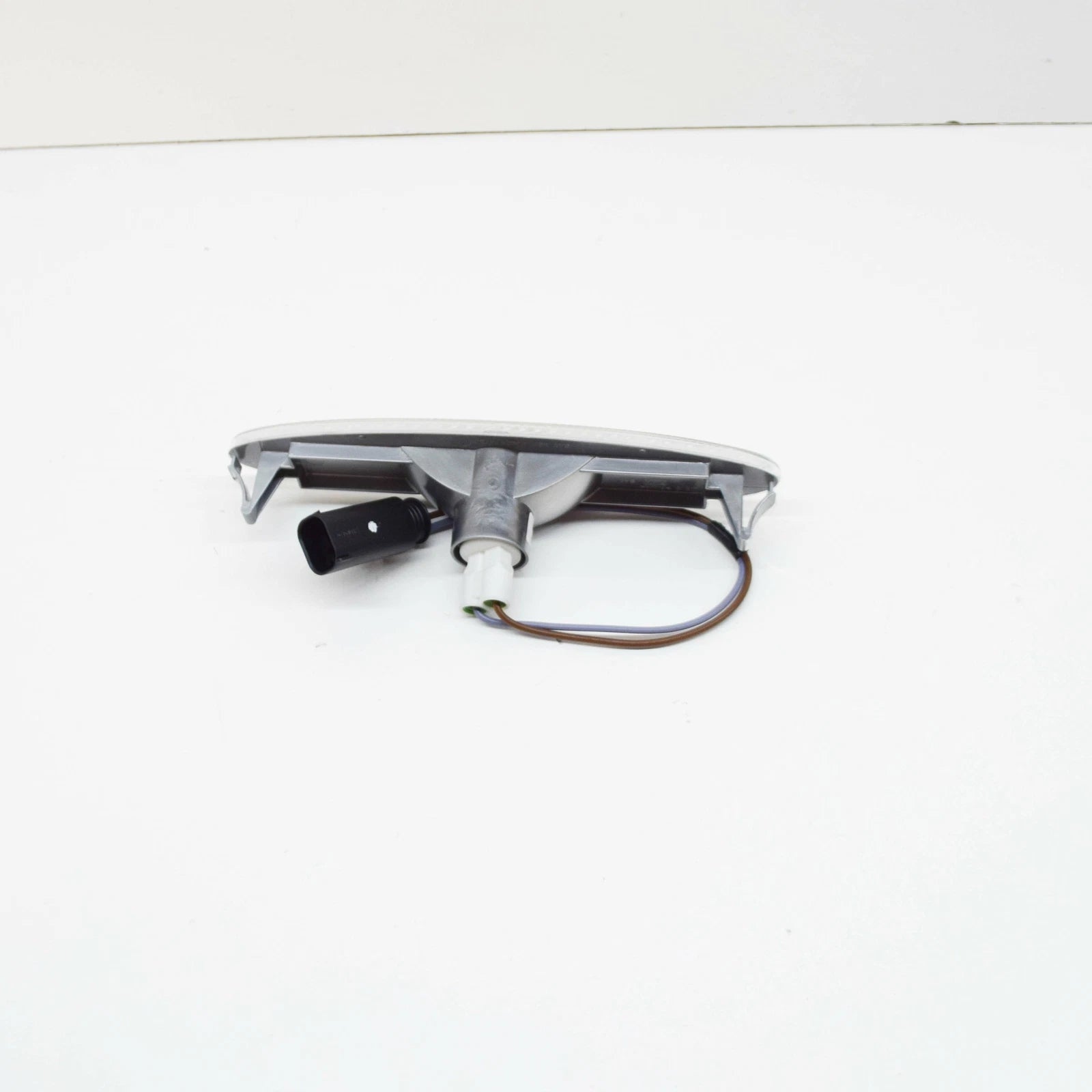 NEW MERCEDES-BENZ SLR R199 FRONT RIGHT SIDE MARKER LAMP A1998200856