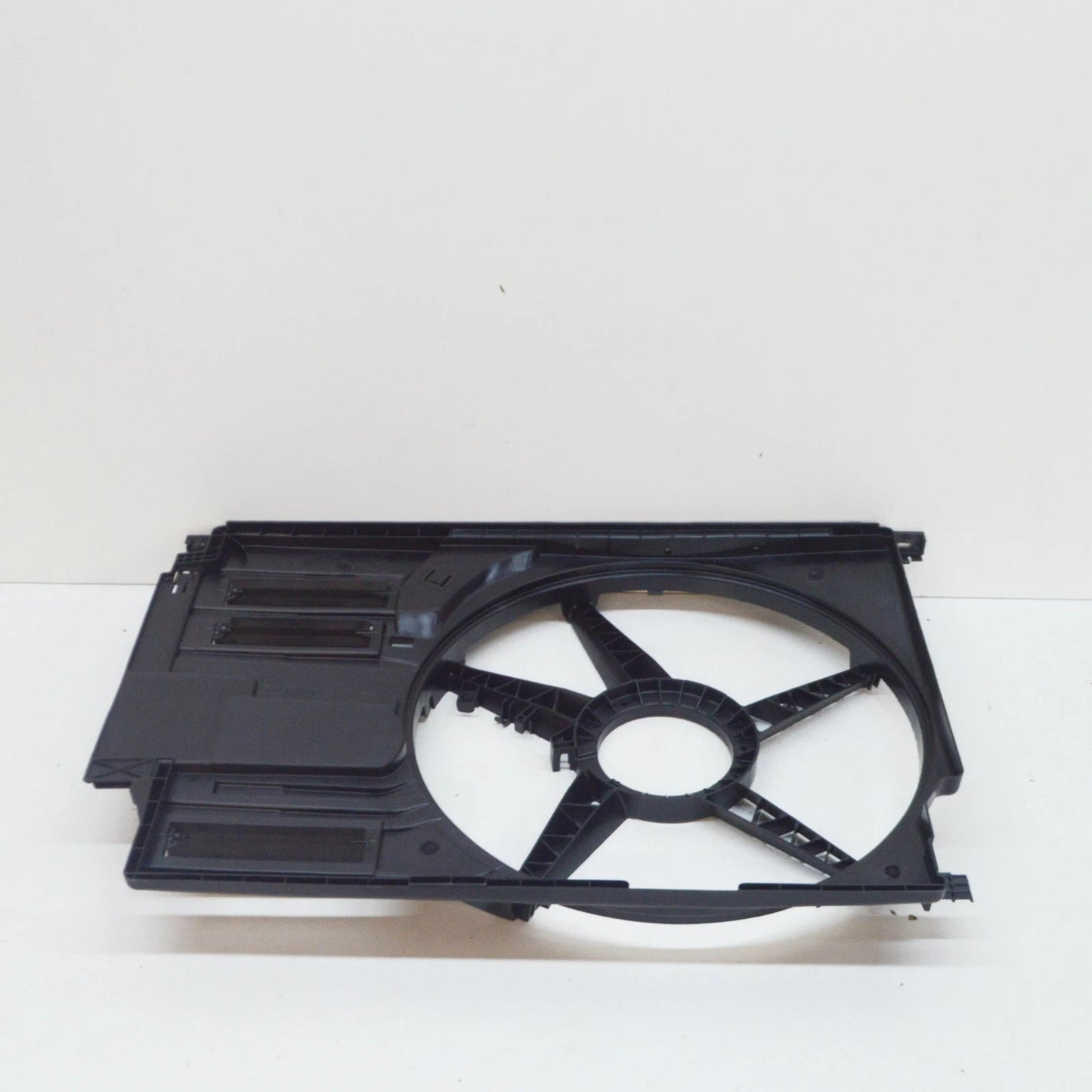 NEW BMW F45 F46 F55 F56 3 DOORS RADIATOR FAN SHROUD 7637188 17427637188 ORIGINAL