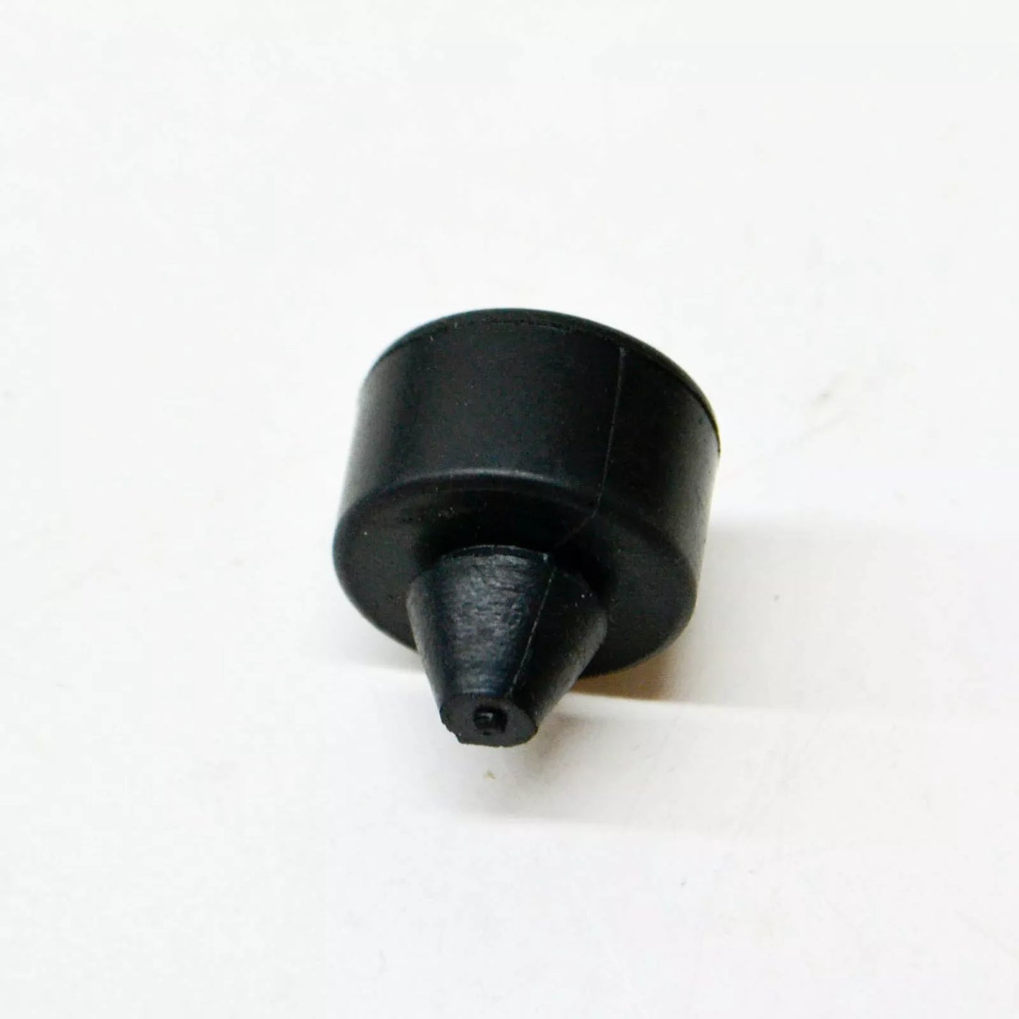 NEW AUDI A4 B7 ENGINE HOOD STOP BUFFER 3D0823429A ORIGINAL