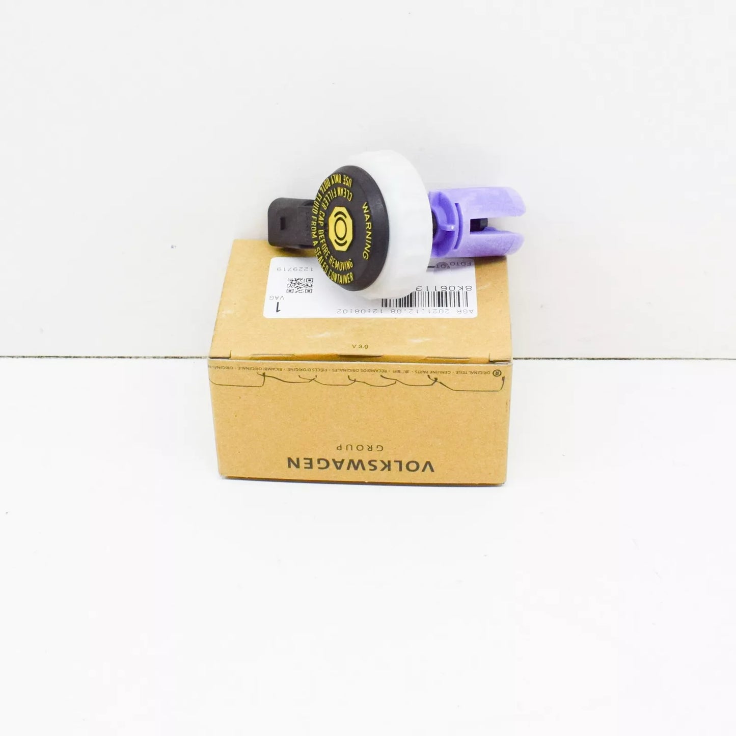 NEW AUDI A4 B8 BRAKE FLUID RESERVOIR CAP 8K0611357