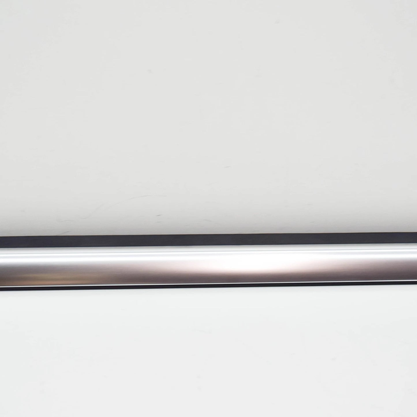 NEW MERCEDES-BENZ ML W164 FRONT LEFT DOOR WINDOW TRIM STRIP A1646907380 ORIGINAL