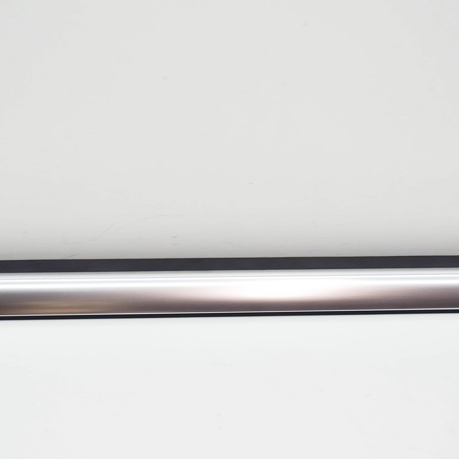 NEW MERCEDES-BENZ ML W164 FRONT LEFT DOOR WINDOW TRIM STRIP A1646907380 ORIGINAL