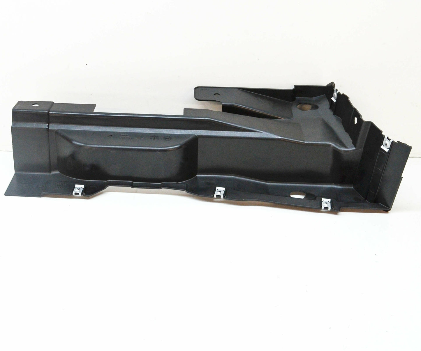NEW AUDI Q3 8U REAR RIGHT OUTER UNDERBODY TRIM 8U0825214E ORIGINAL