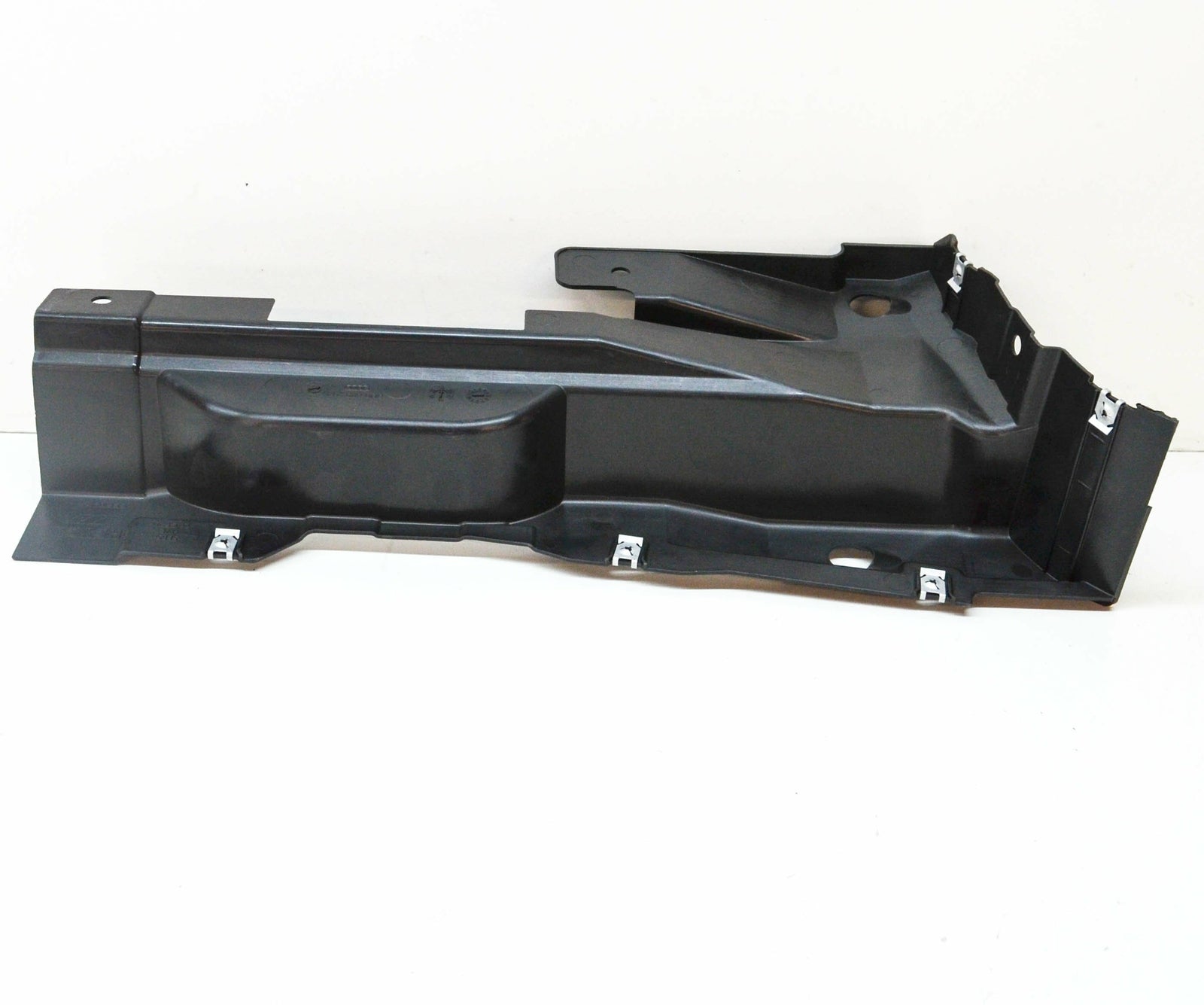 NEW AUDI Q3 8U REAR RIGHT OUTER UNDERBODY TRIM 8U0825214E ORIGINAL