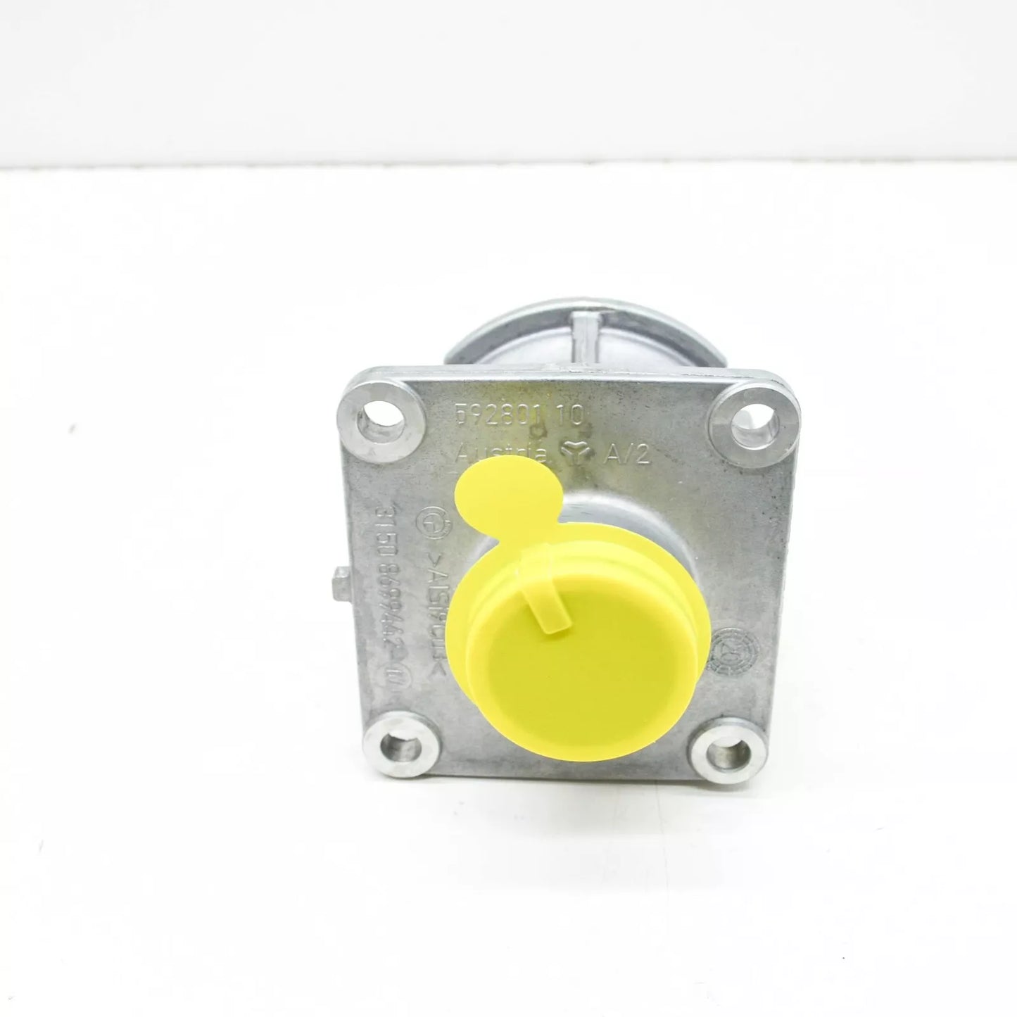 NEW BMW 5 G30 FRONT AXLE DIFFERENTIAL SUPPORT BRACKET 31508699441 ORIGINAL