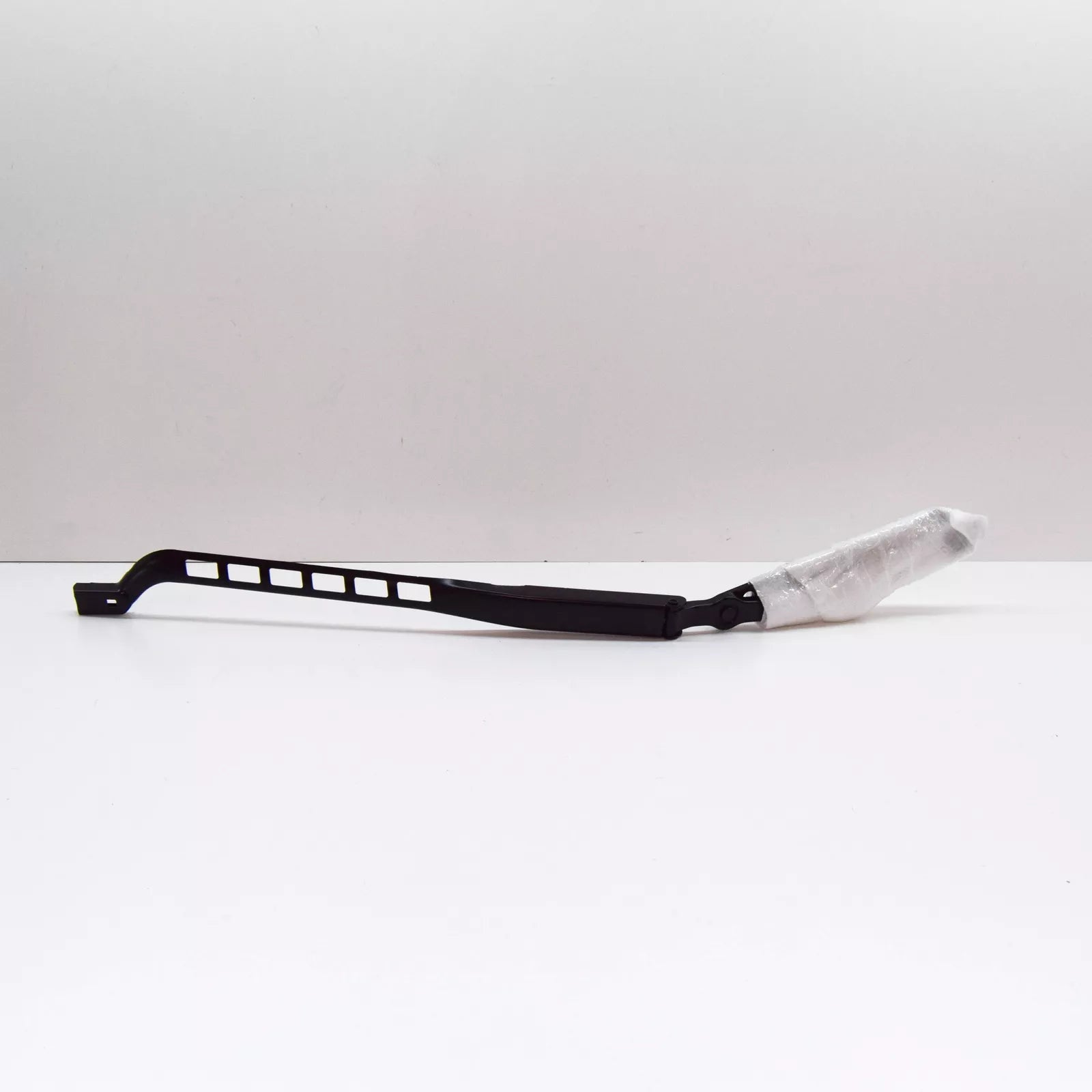 NEW MERCEDES-BENZ ML W166 FRONT RIGHT WIPER ARM RHD A1668201044 ORIGINAL