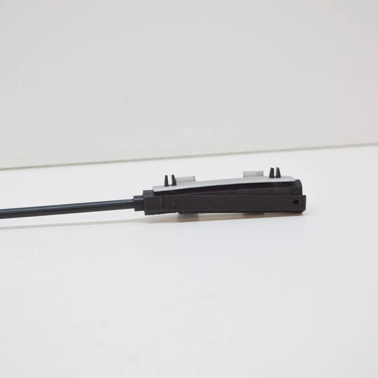 NEW VOLKSWAGEN GOLF MK5 BONNET HOOD RELEASE CABLE LHD 1K1823535A