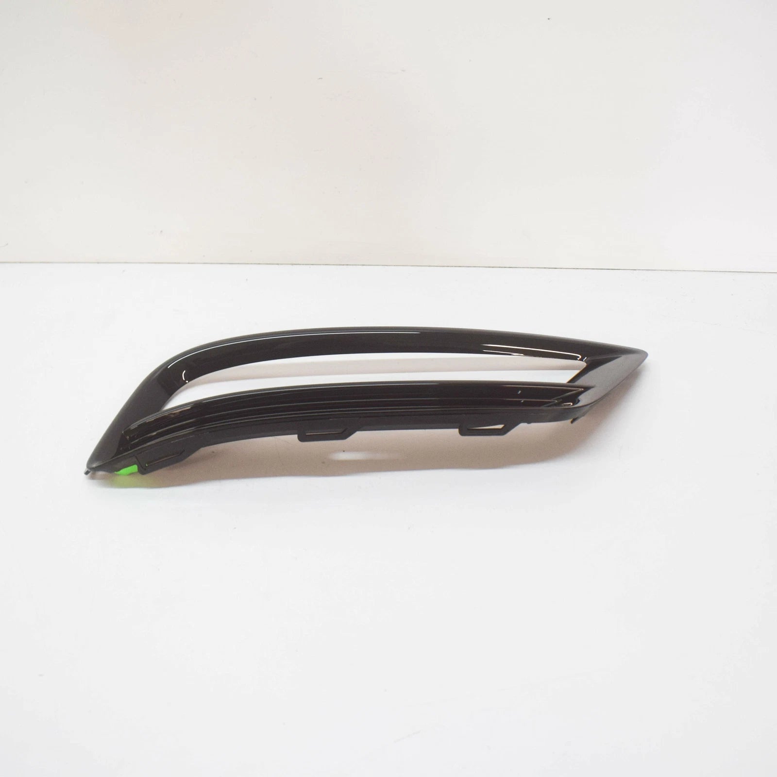 NEW VW GOLF MK7 FRONT BUMPER RIGHT LOWER GRILLE R-LINE 5G0853666G041