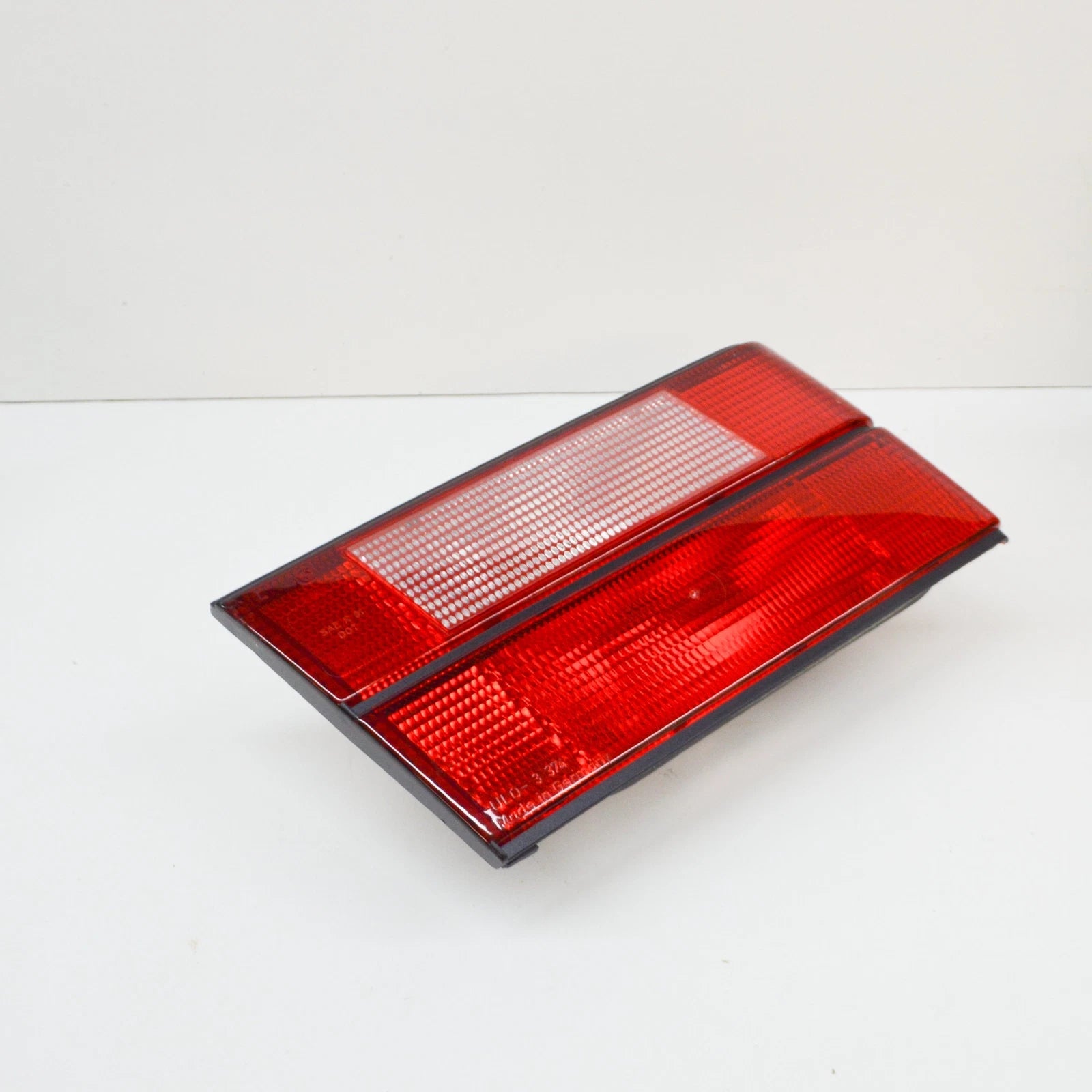 NEW BMW E34 WAGON REAR LIGHT IN TRUNK LID LEFT 8355897 63218355897 ORIGINAL