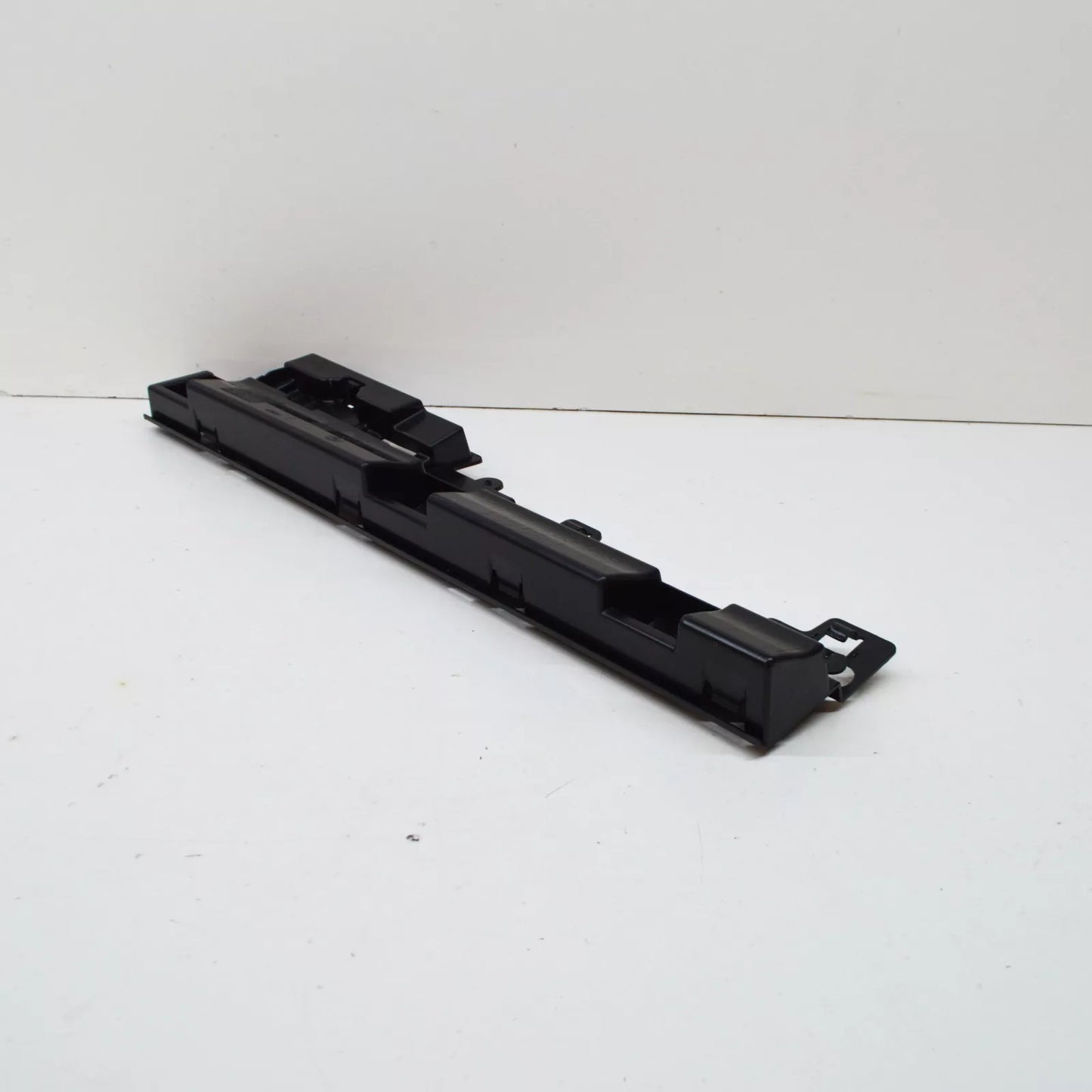 NEW BMW 3 F30 F31 LEFT SIDE SUPPORTING LEDGE 51777256917 ORIGINAL