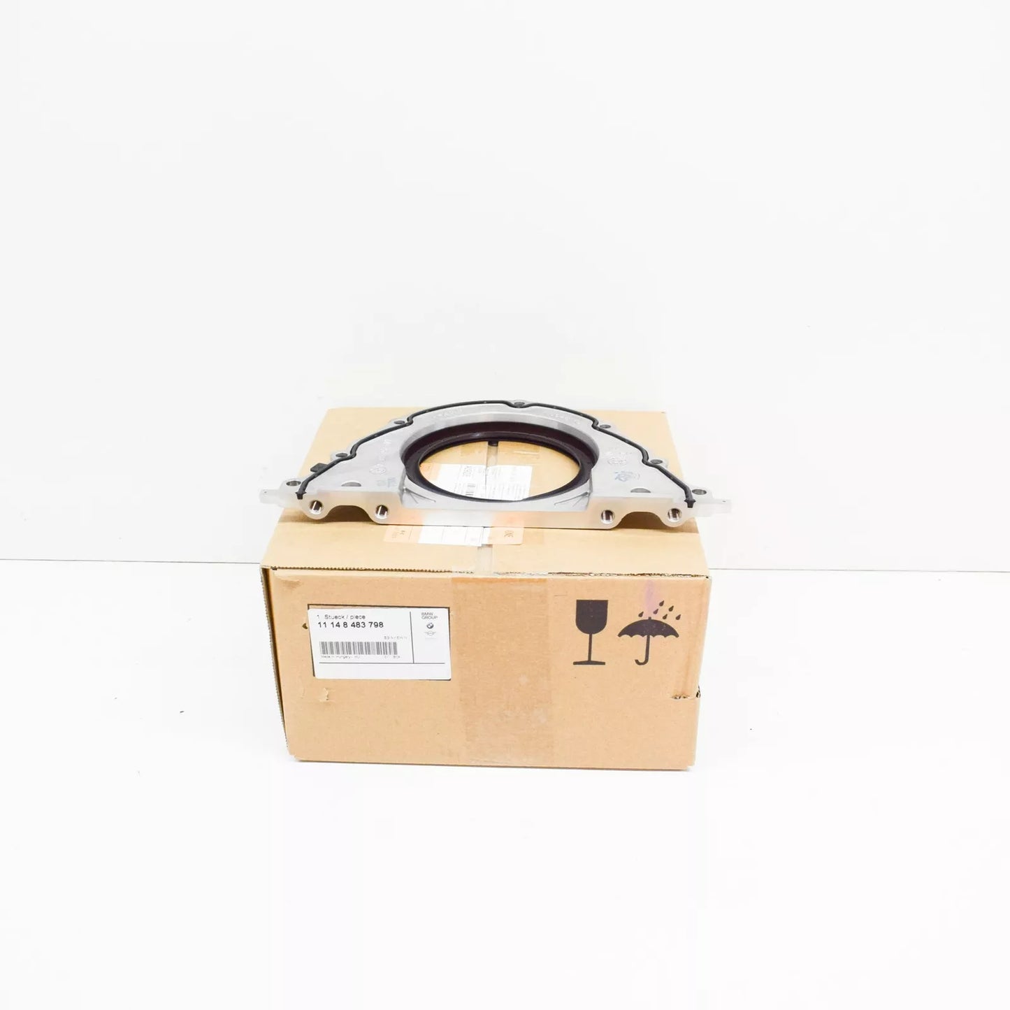 NEW BMW X5 E70 REAR ENGINE CRANKSHAFT COVER 8483798 11148483798 GENNUINE